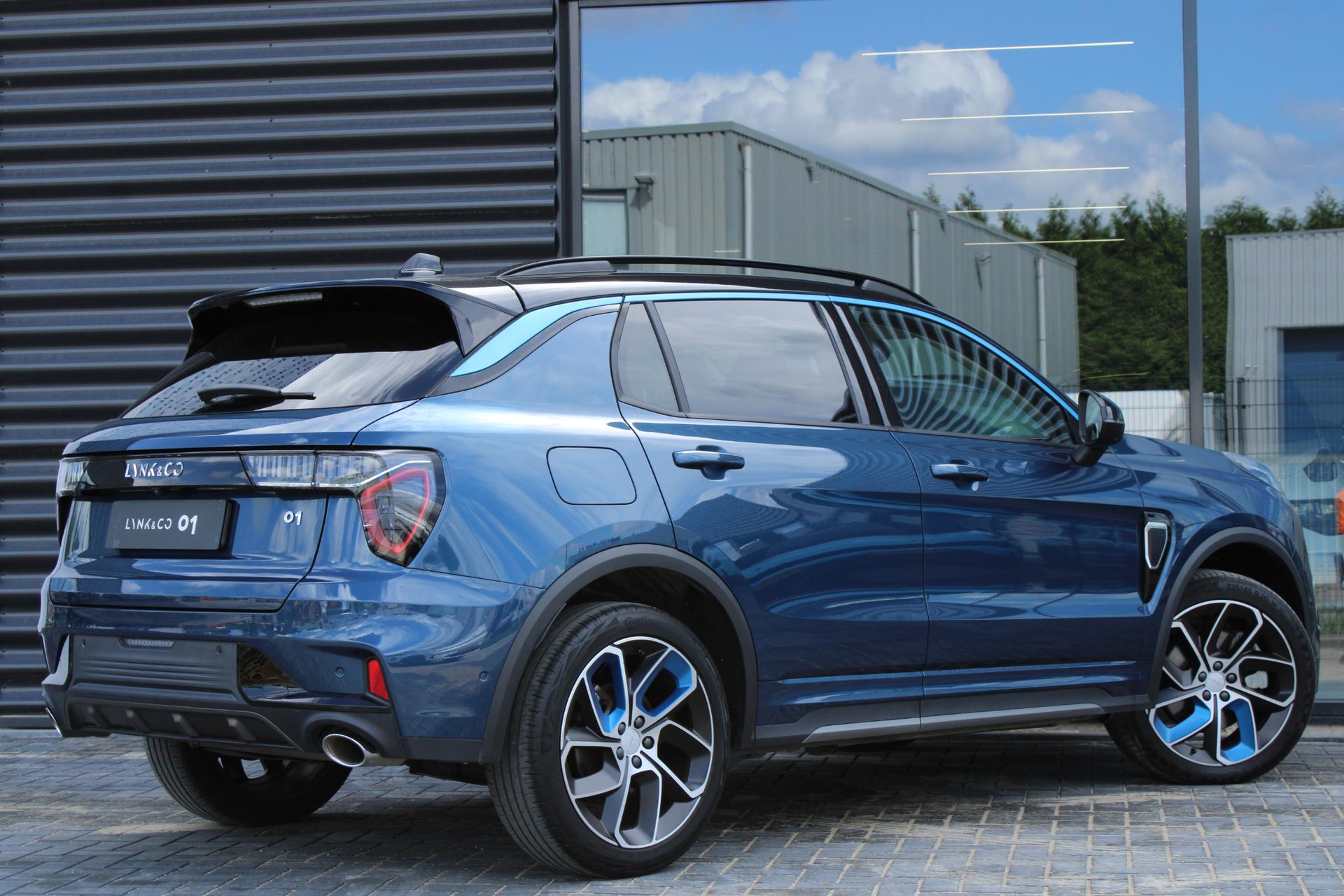 Lynk & Co 01