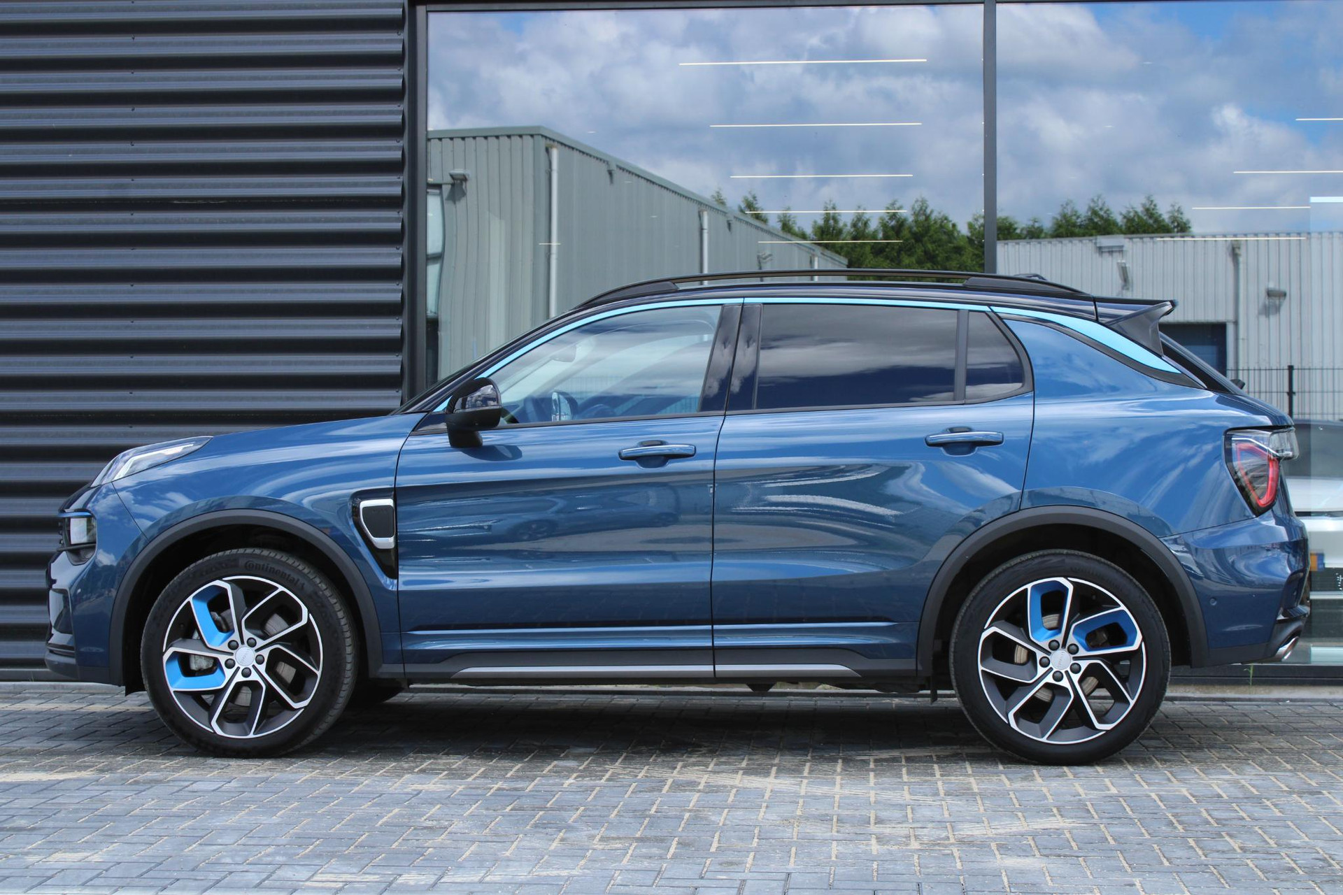 Lynk & Co 01