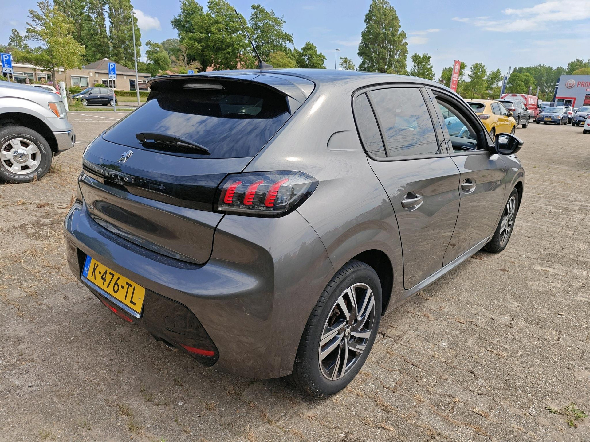 Peugeot 208