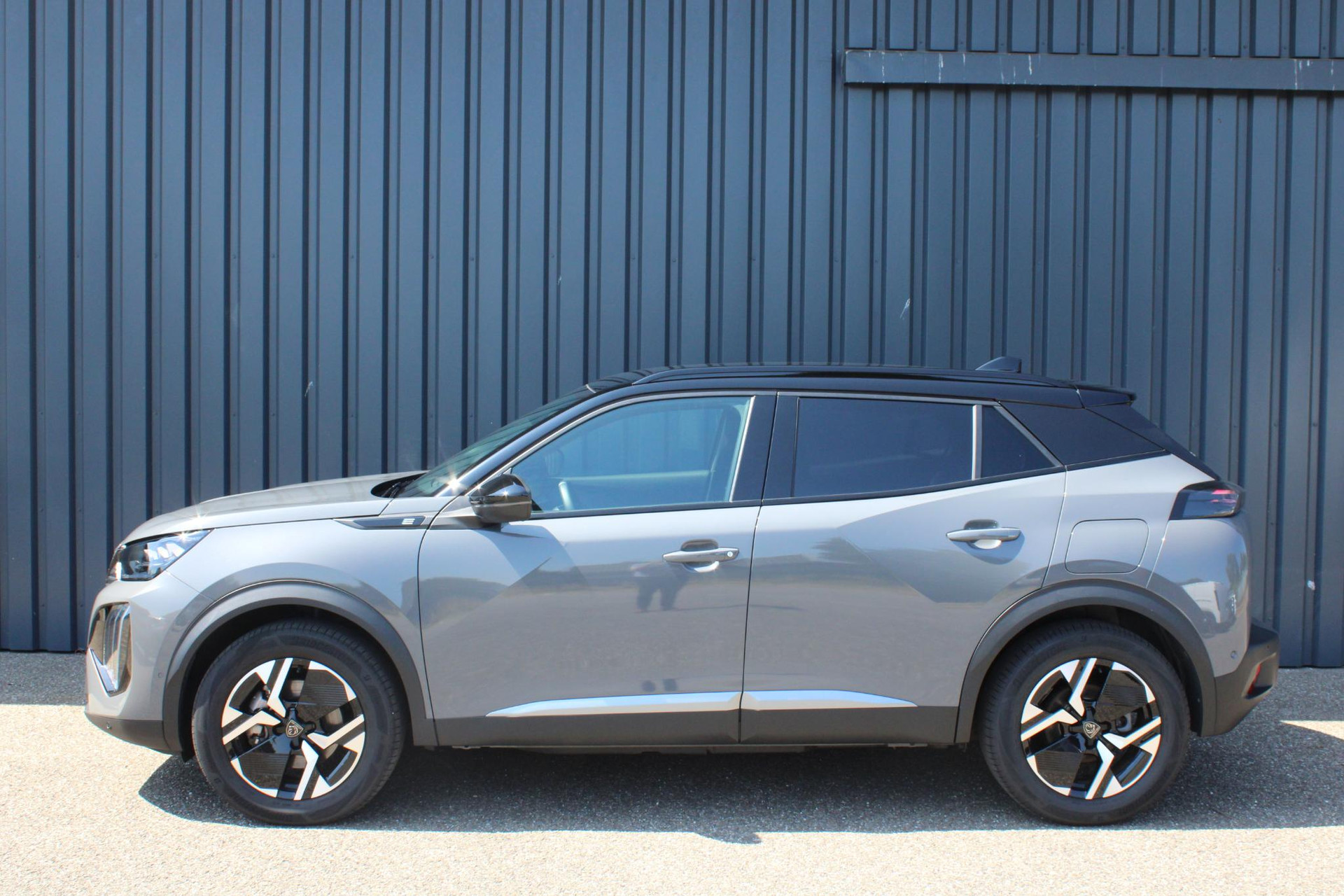 Peugeot e-2008