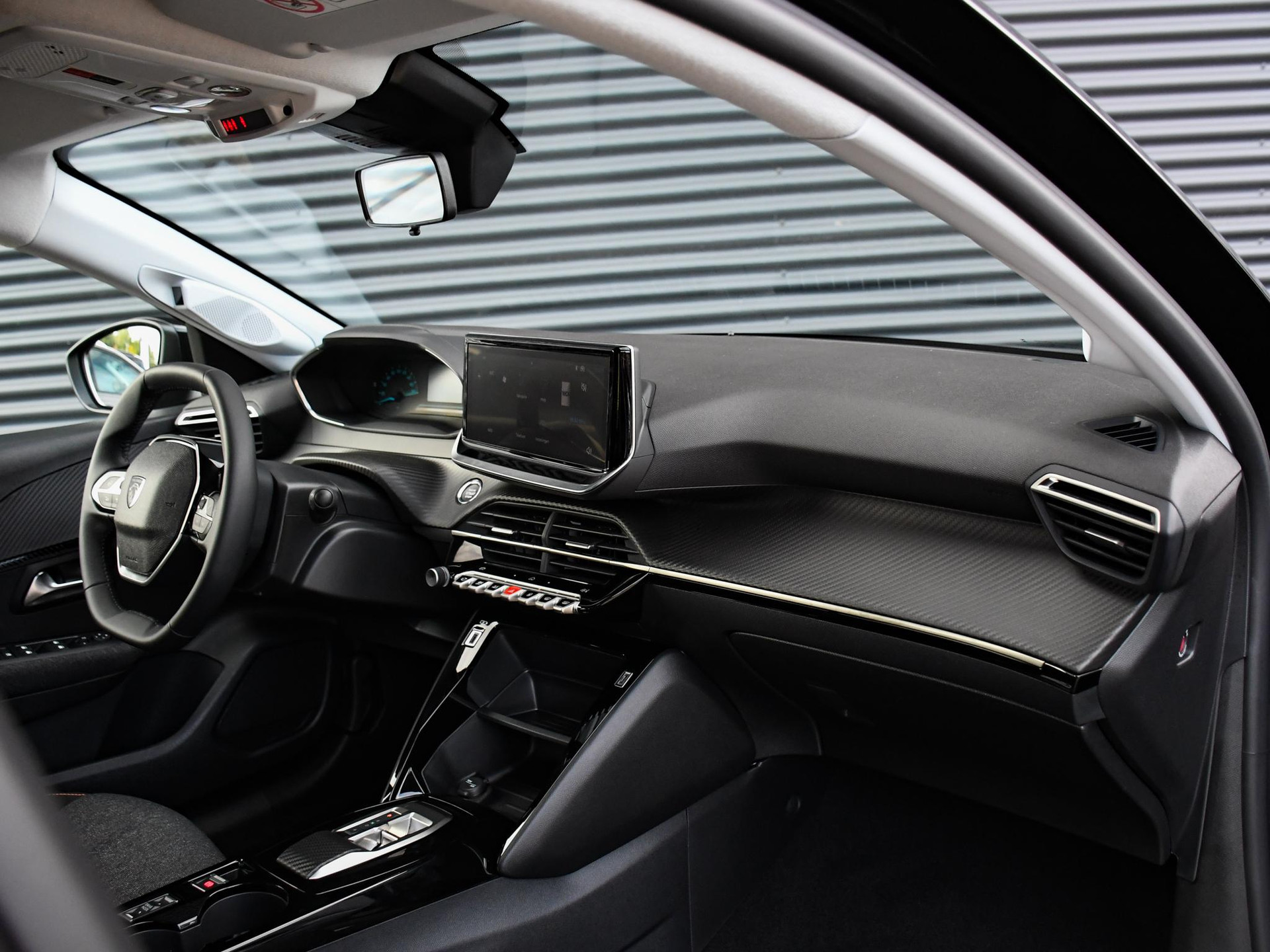 Peugeot e-208