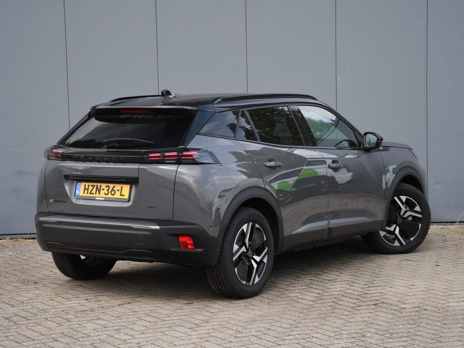 Peugeot e-2008