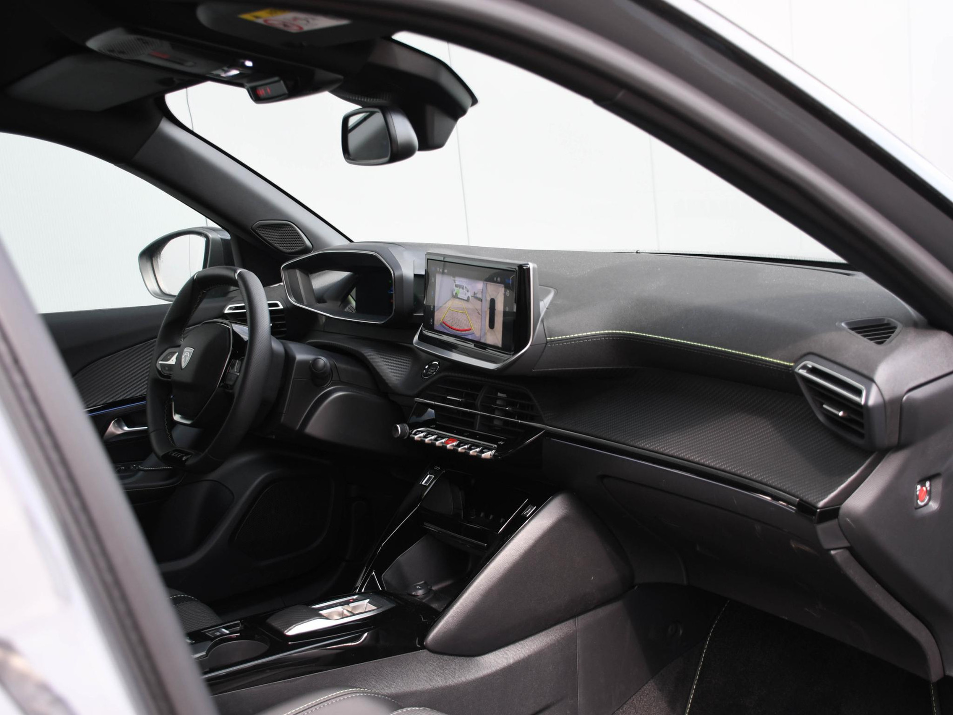 Peugeot e-2008