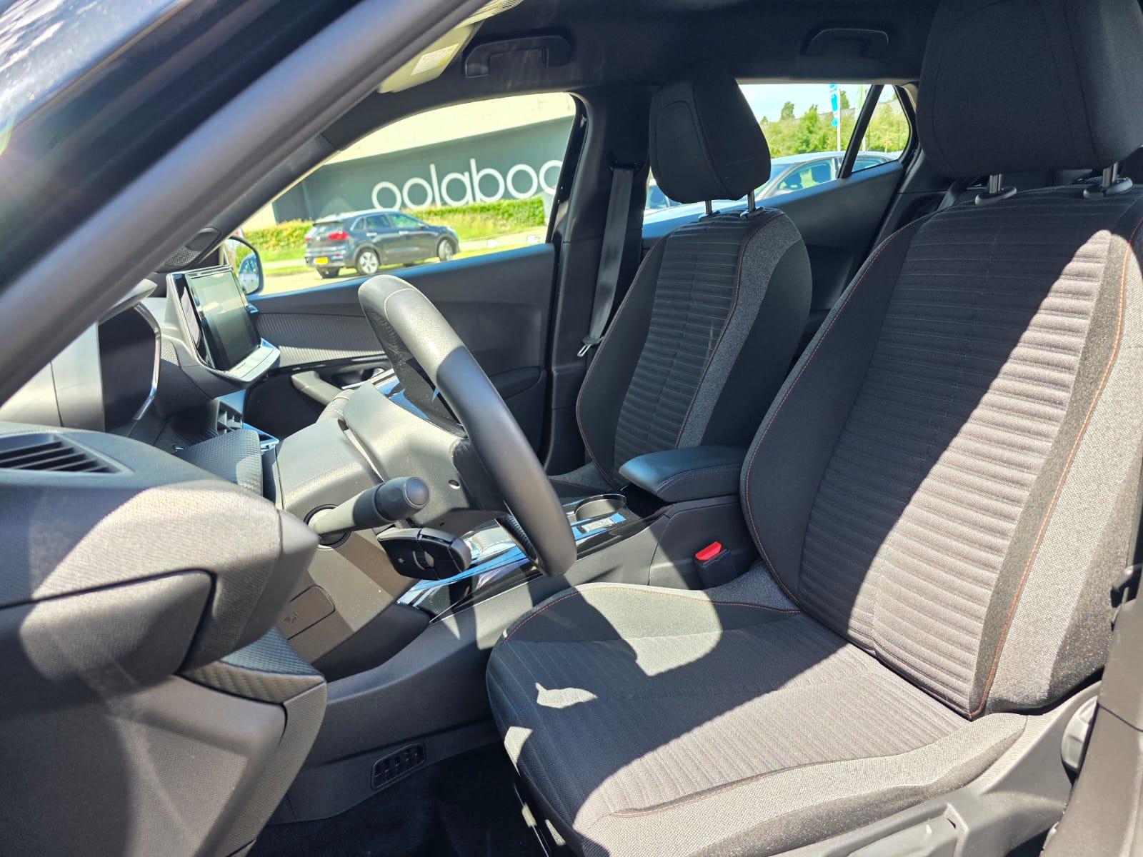 Peugeot e-2008