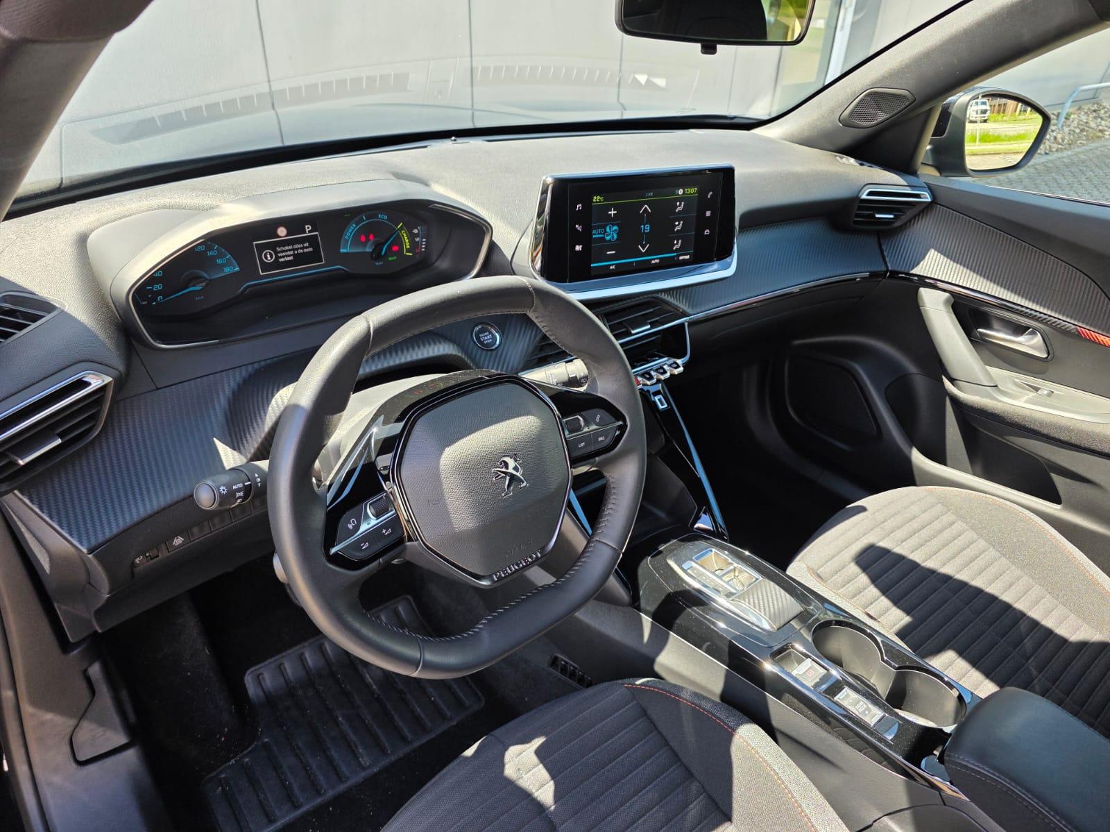 Peugeot e-2008