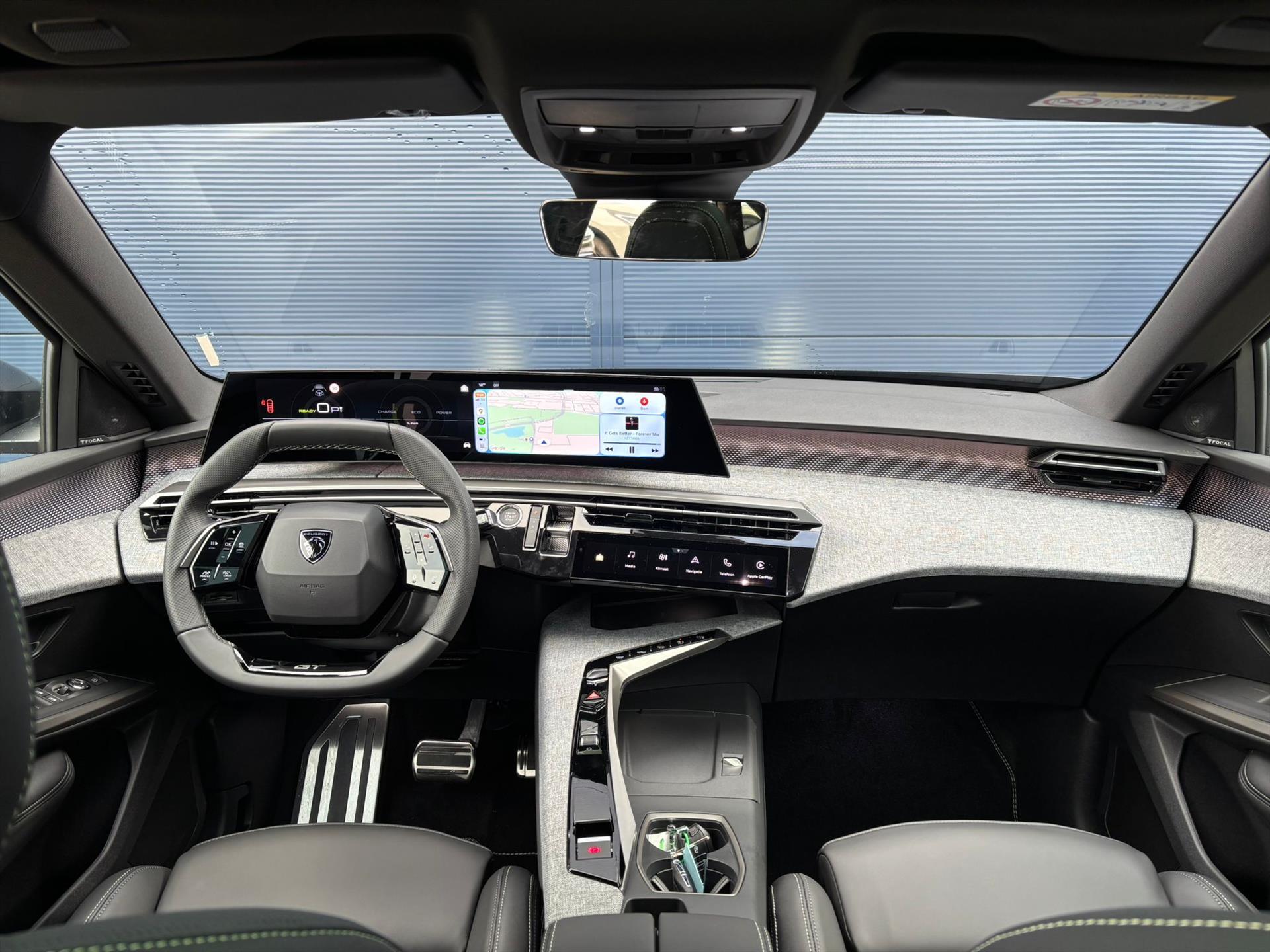 Peugeot e-3008