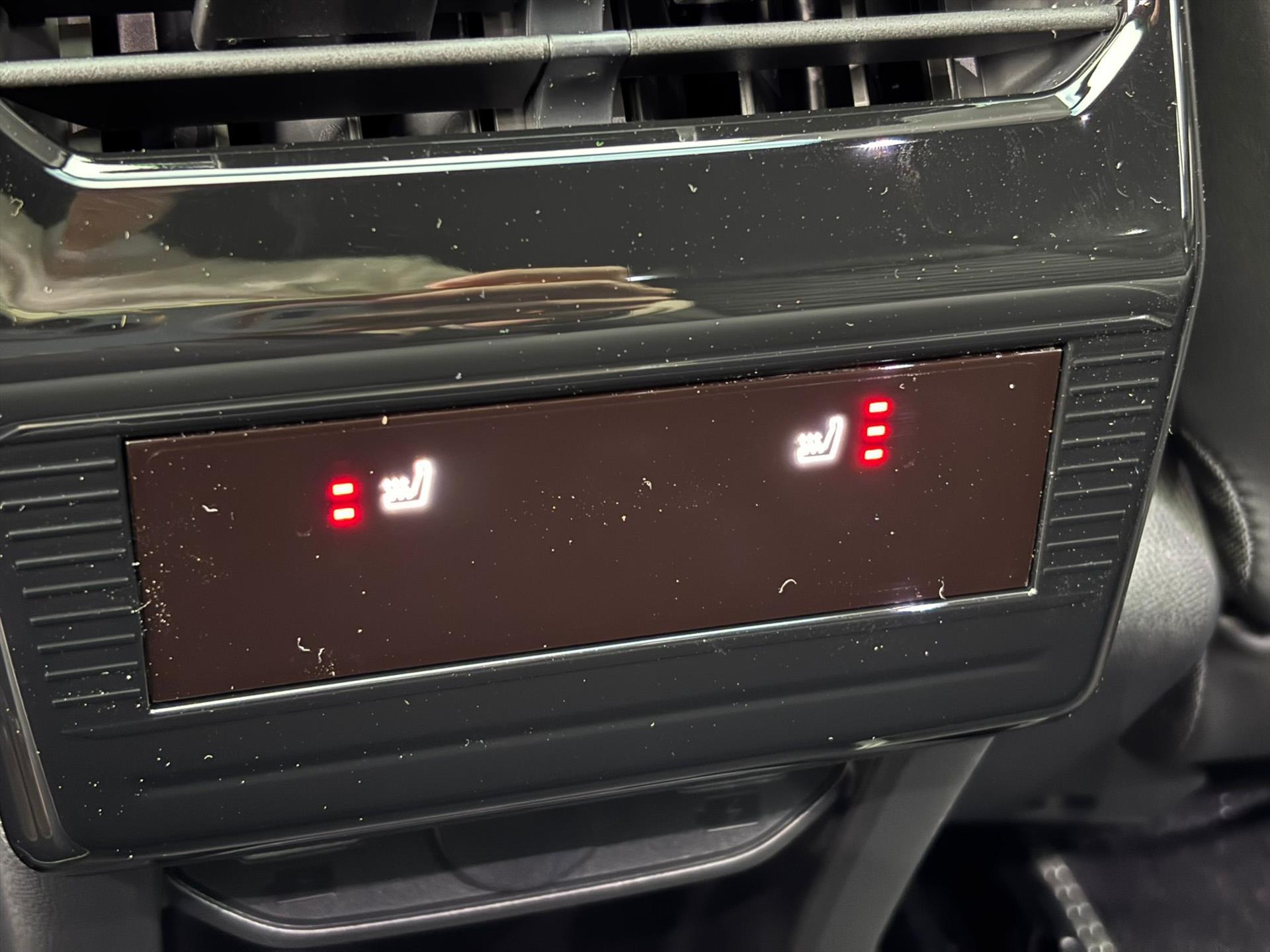 Peugeot e-3008