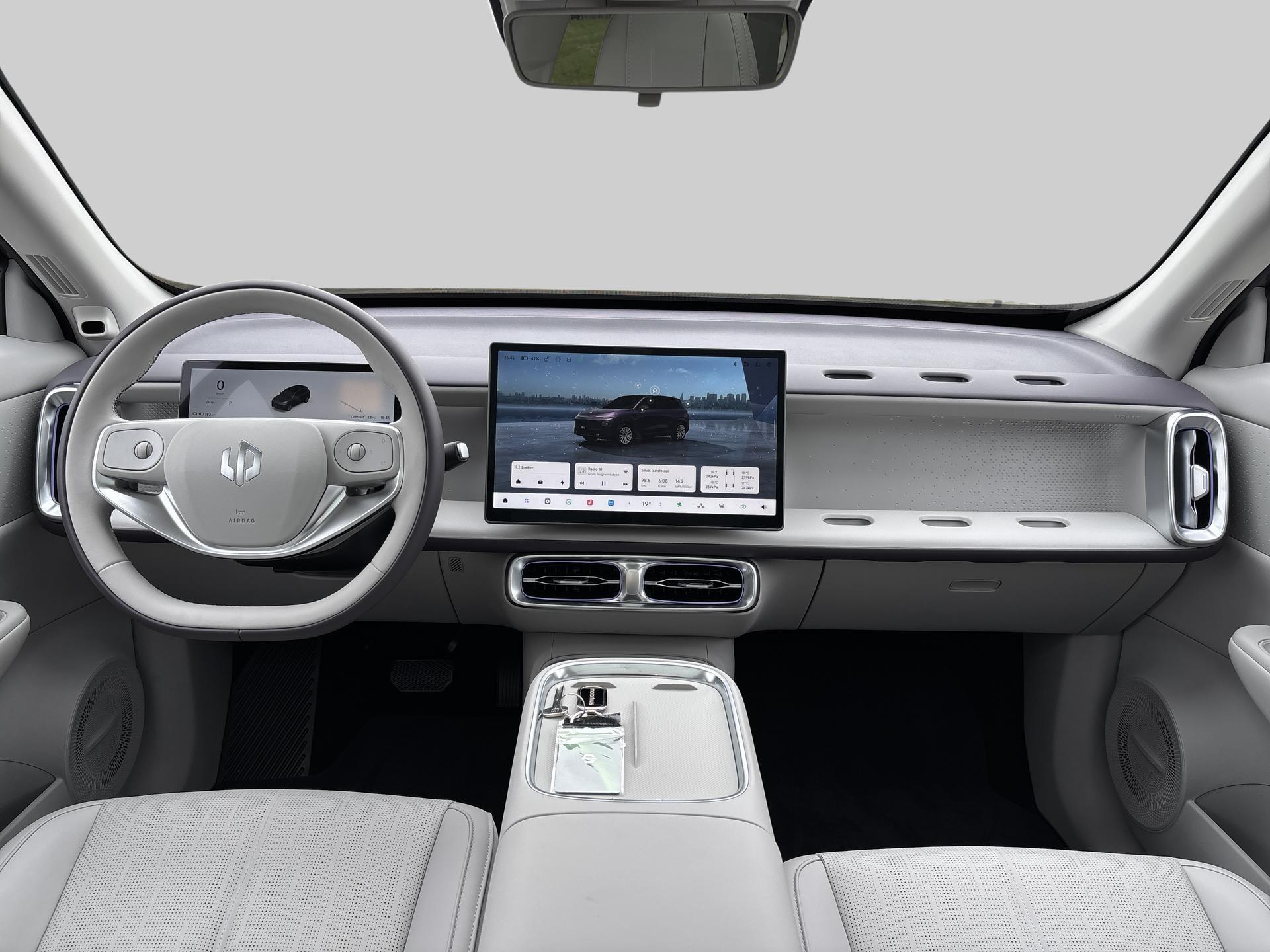 Leapmotor B10