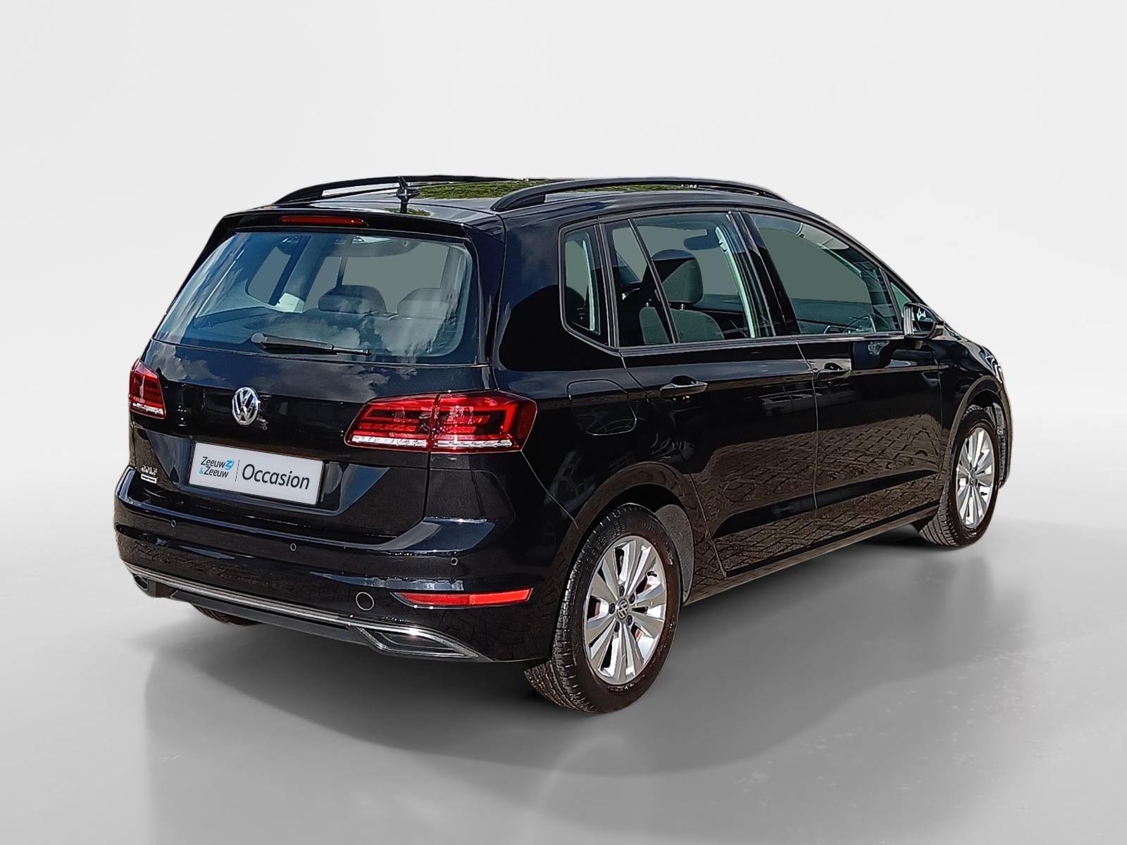 Volkswagen Golf SportsVan