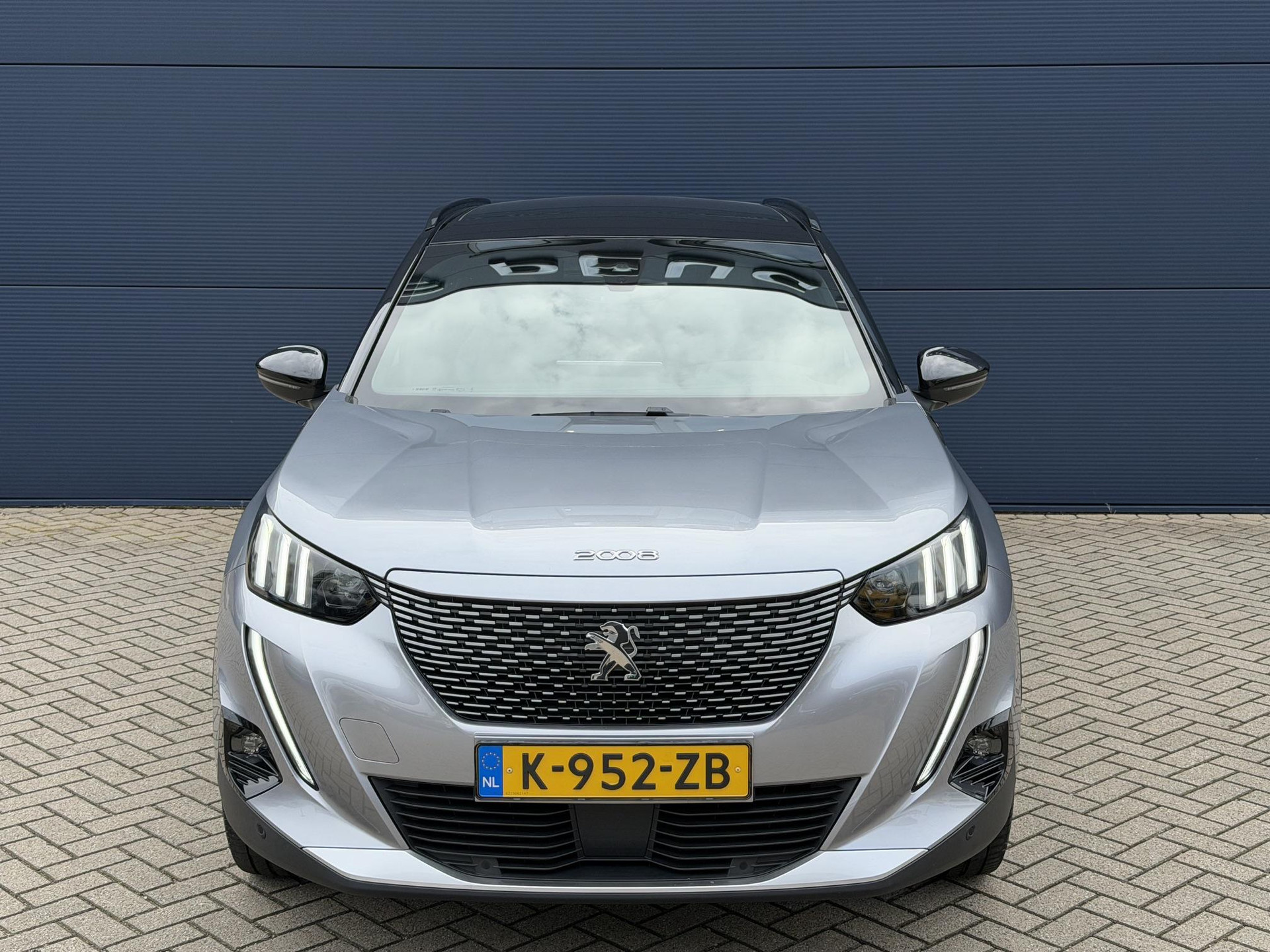 Peugeot e-2008