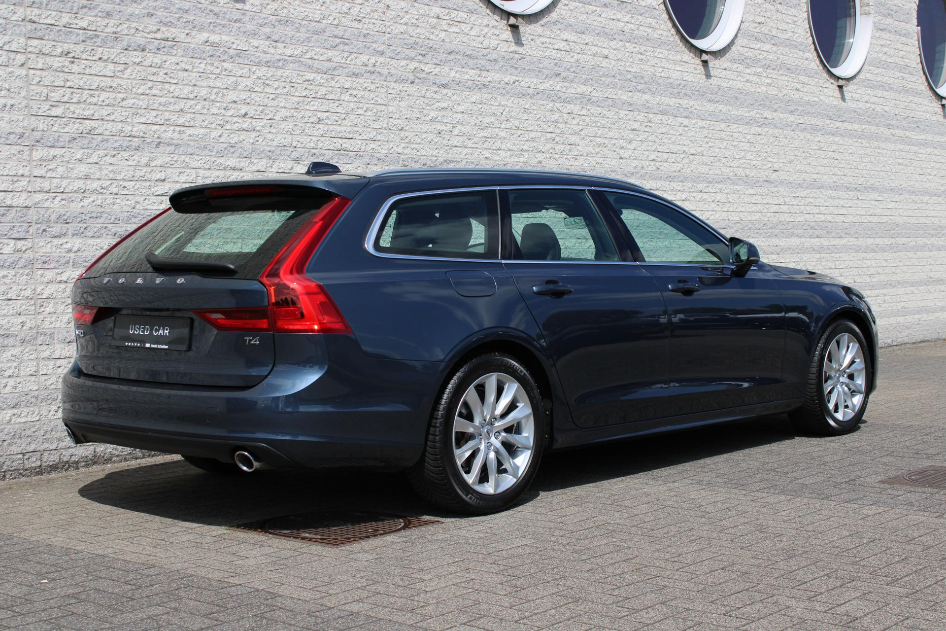 Volvo V90