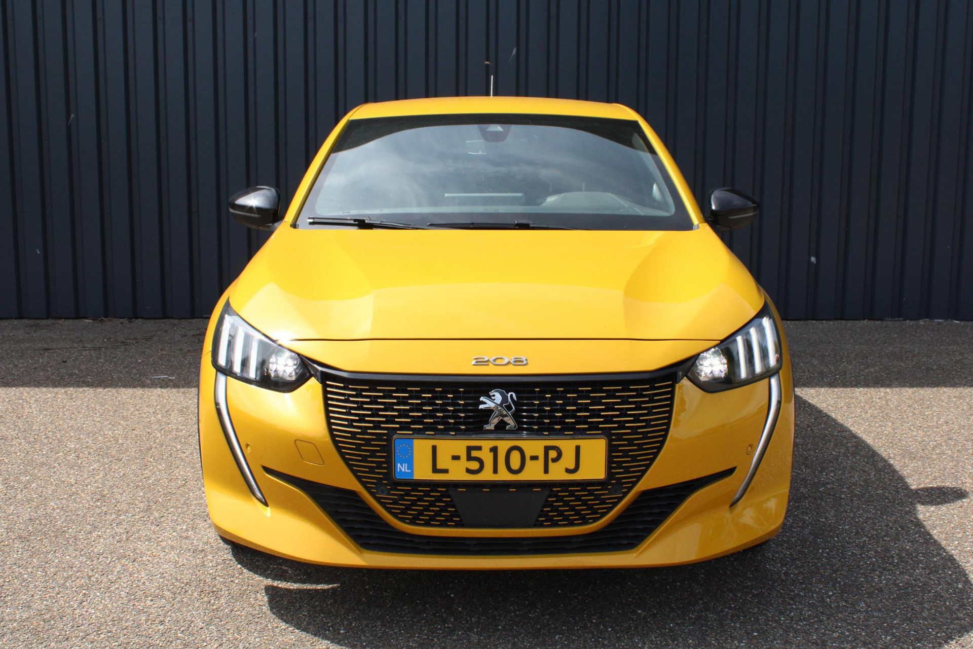 Peugeot e-208