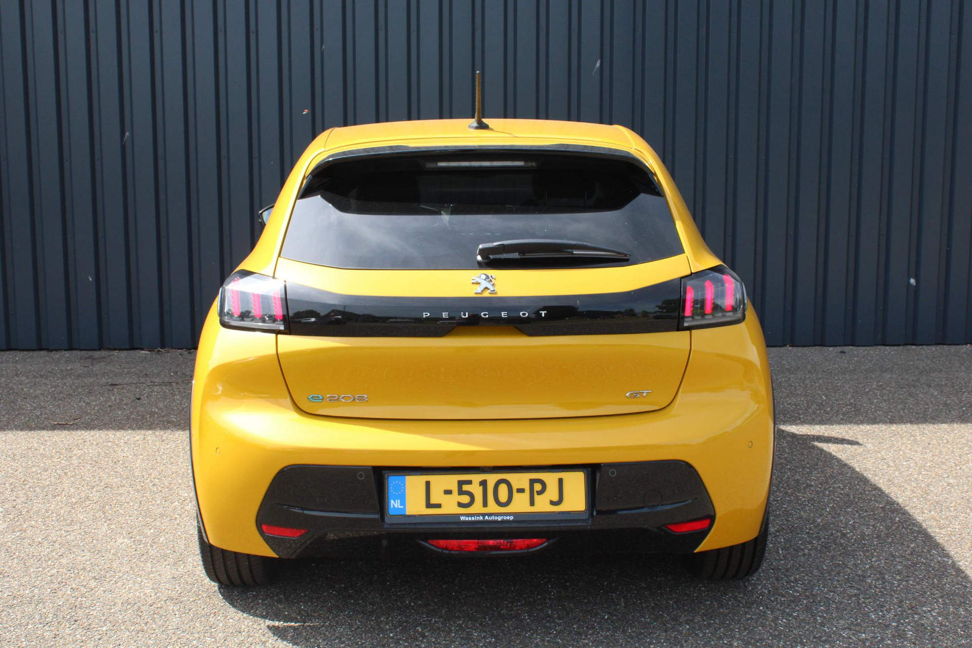 Peugeot e-208