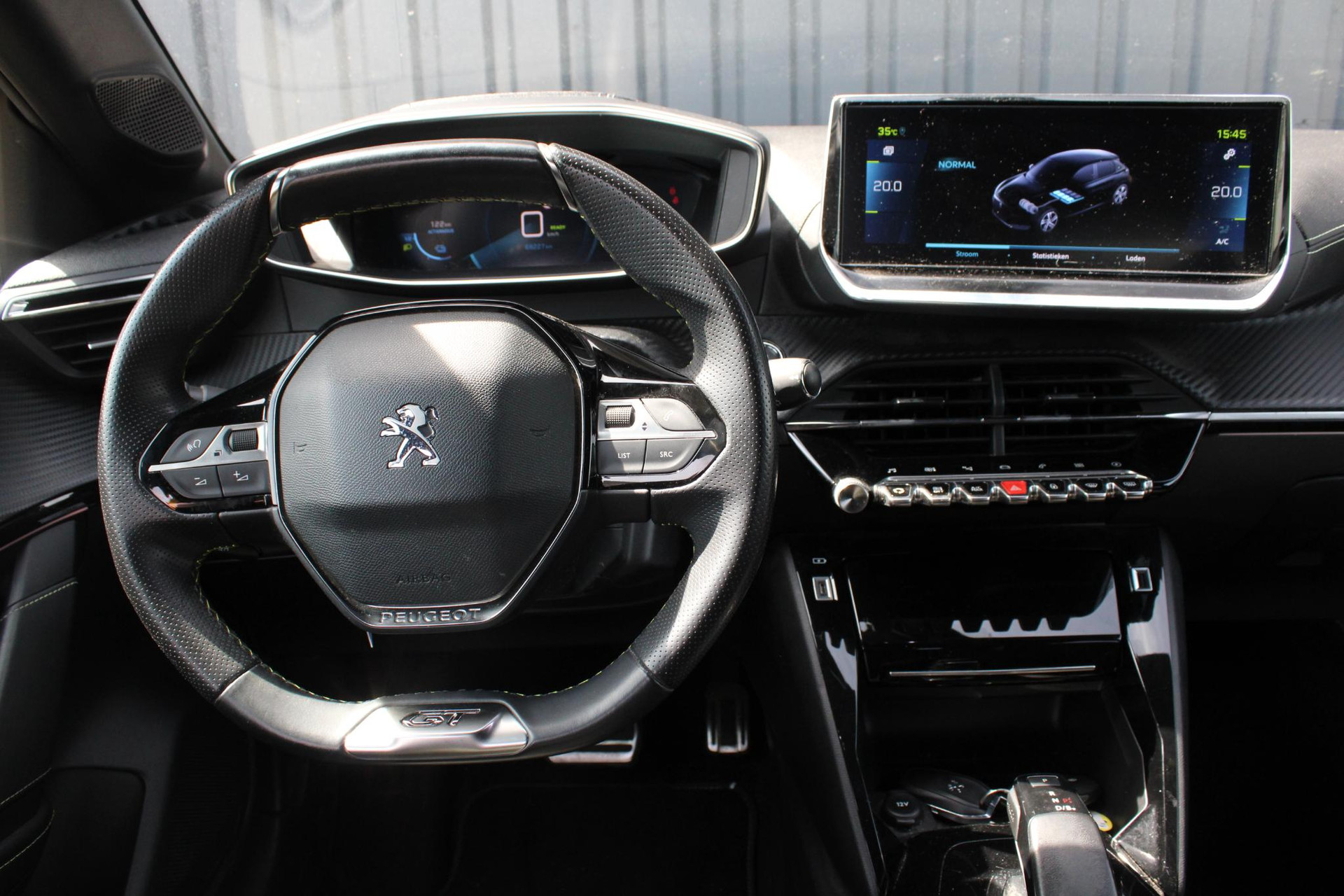 Peugeot e-208