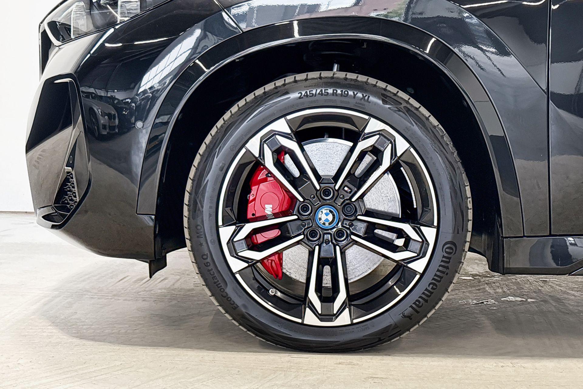 BMW iX1