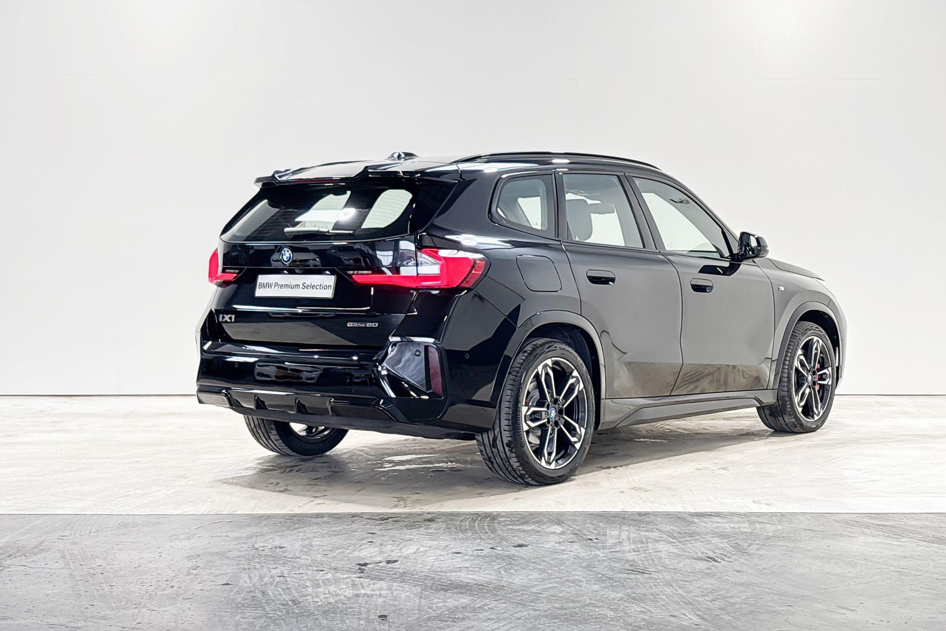 BMW iX1