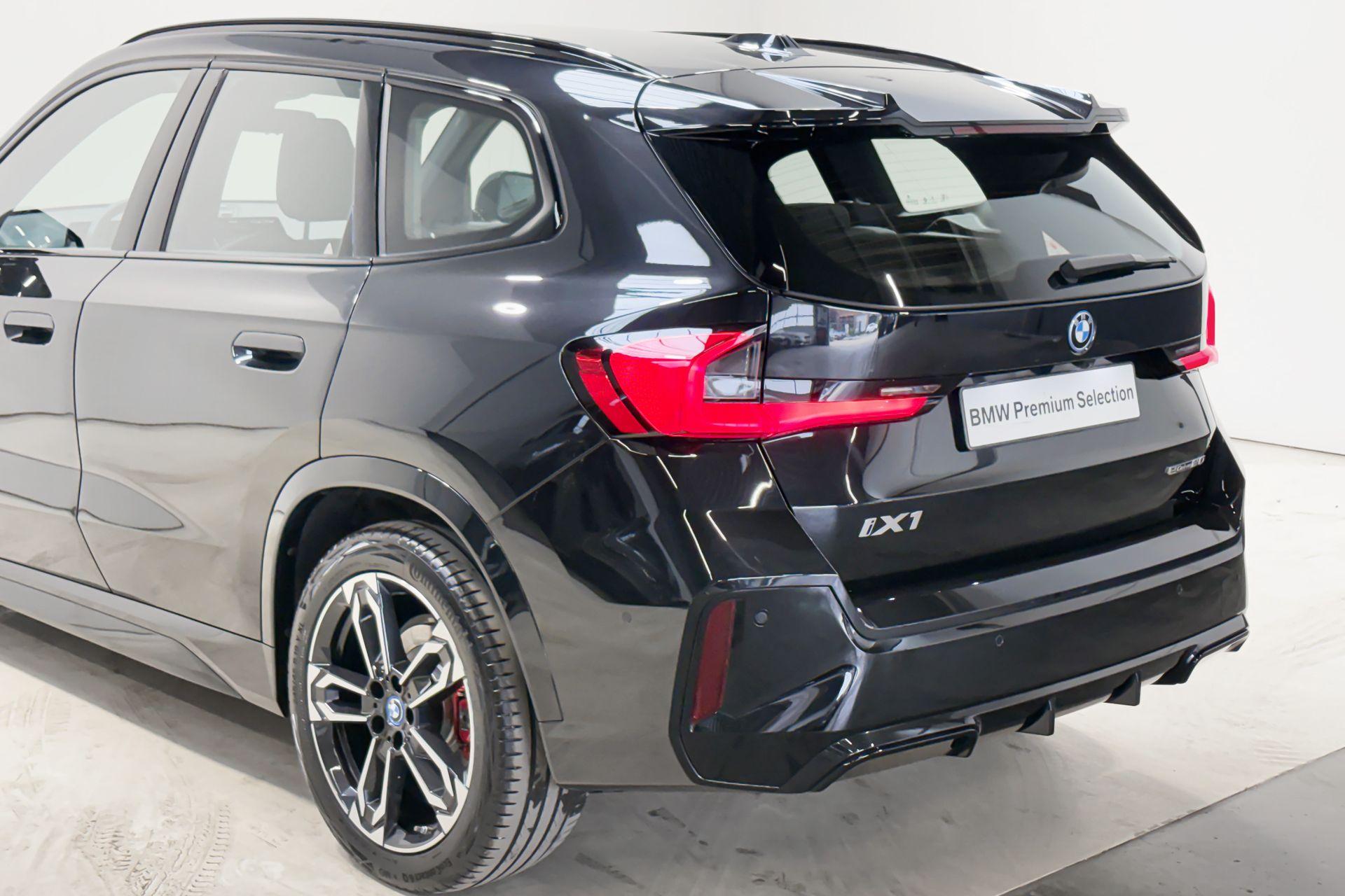 BMW iX1