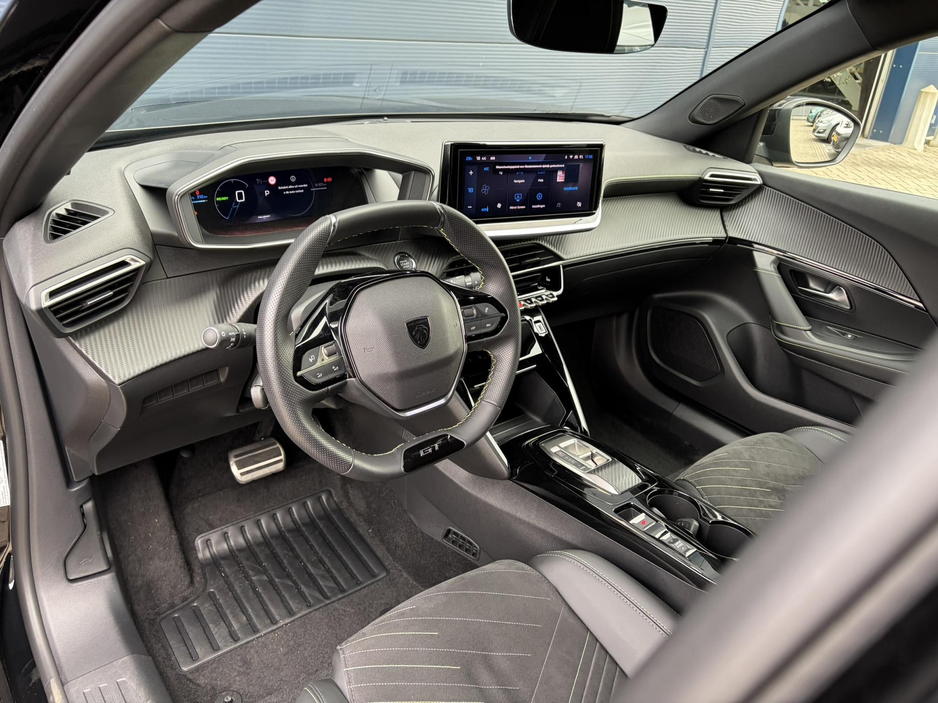 Peugeot e-2008