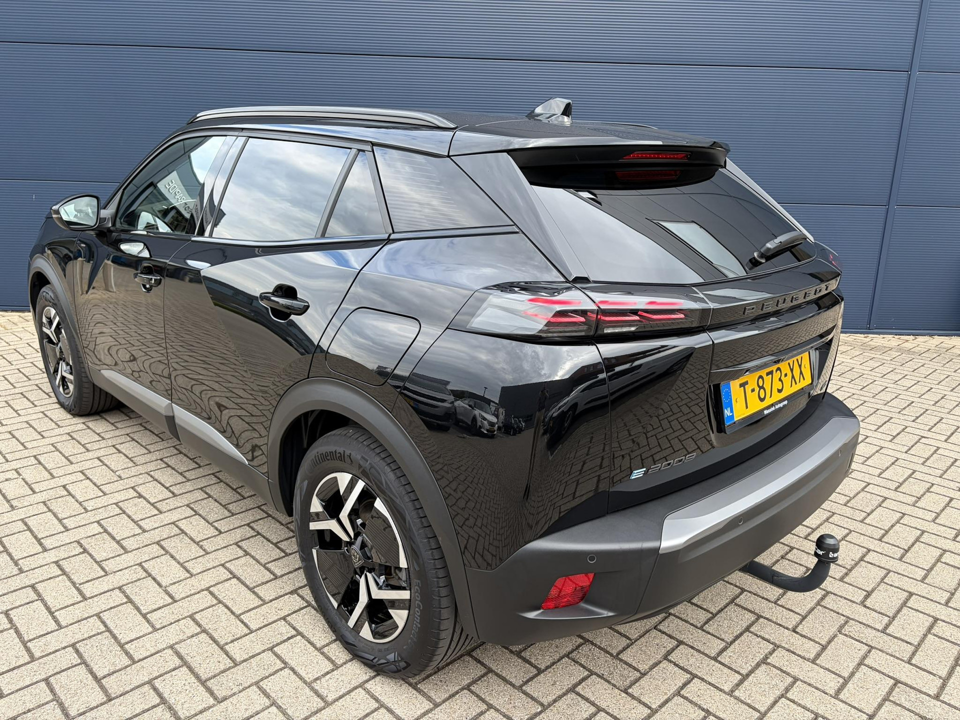Peugeot e-2008