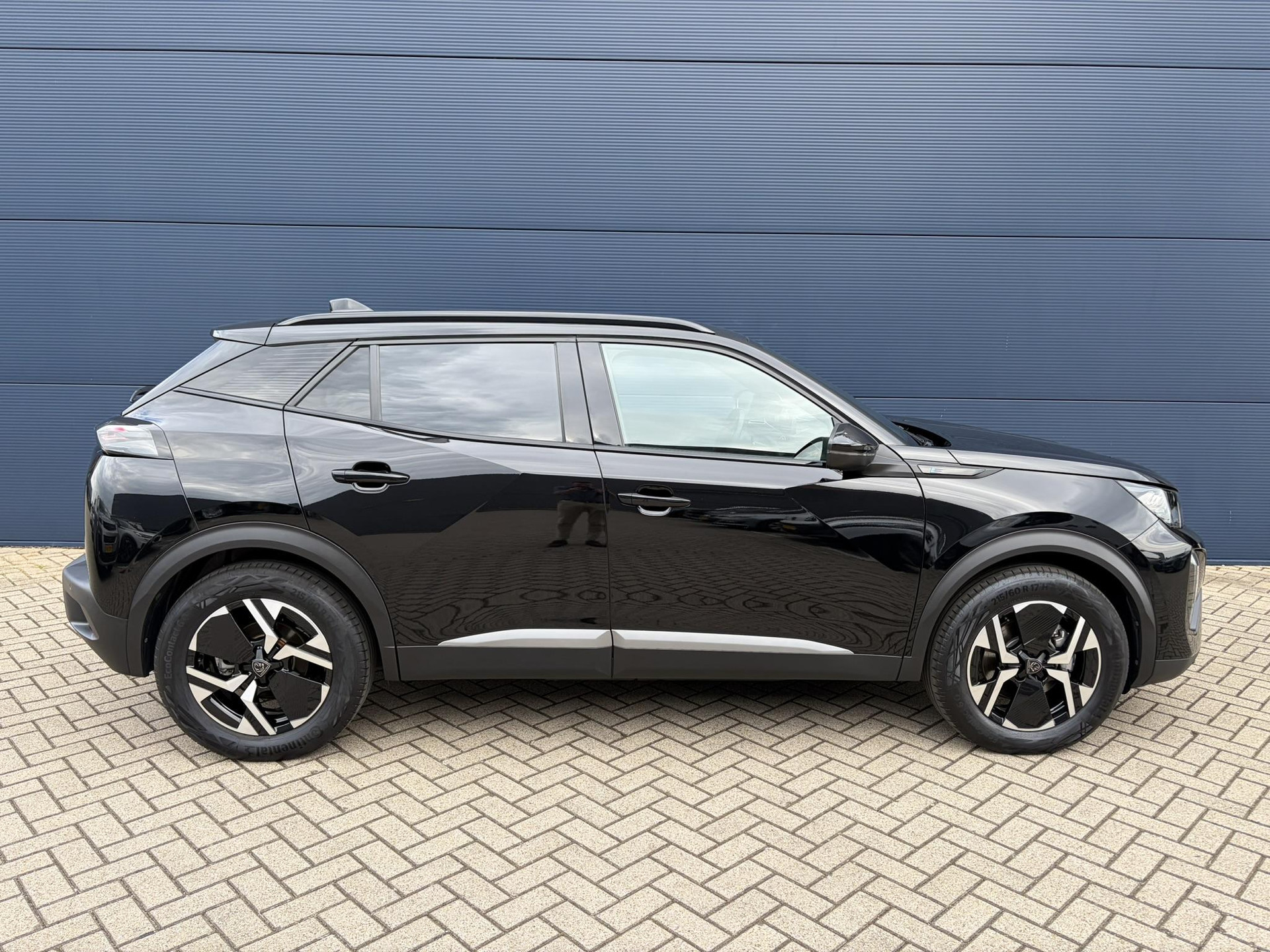 Peugeot e-2008