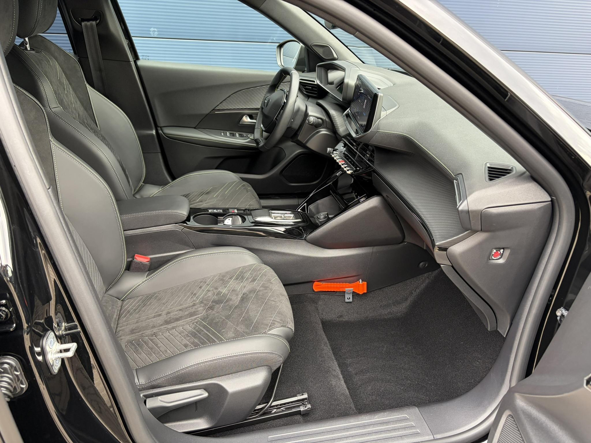 Peugeot e-2008