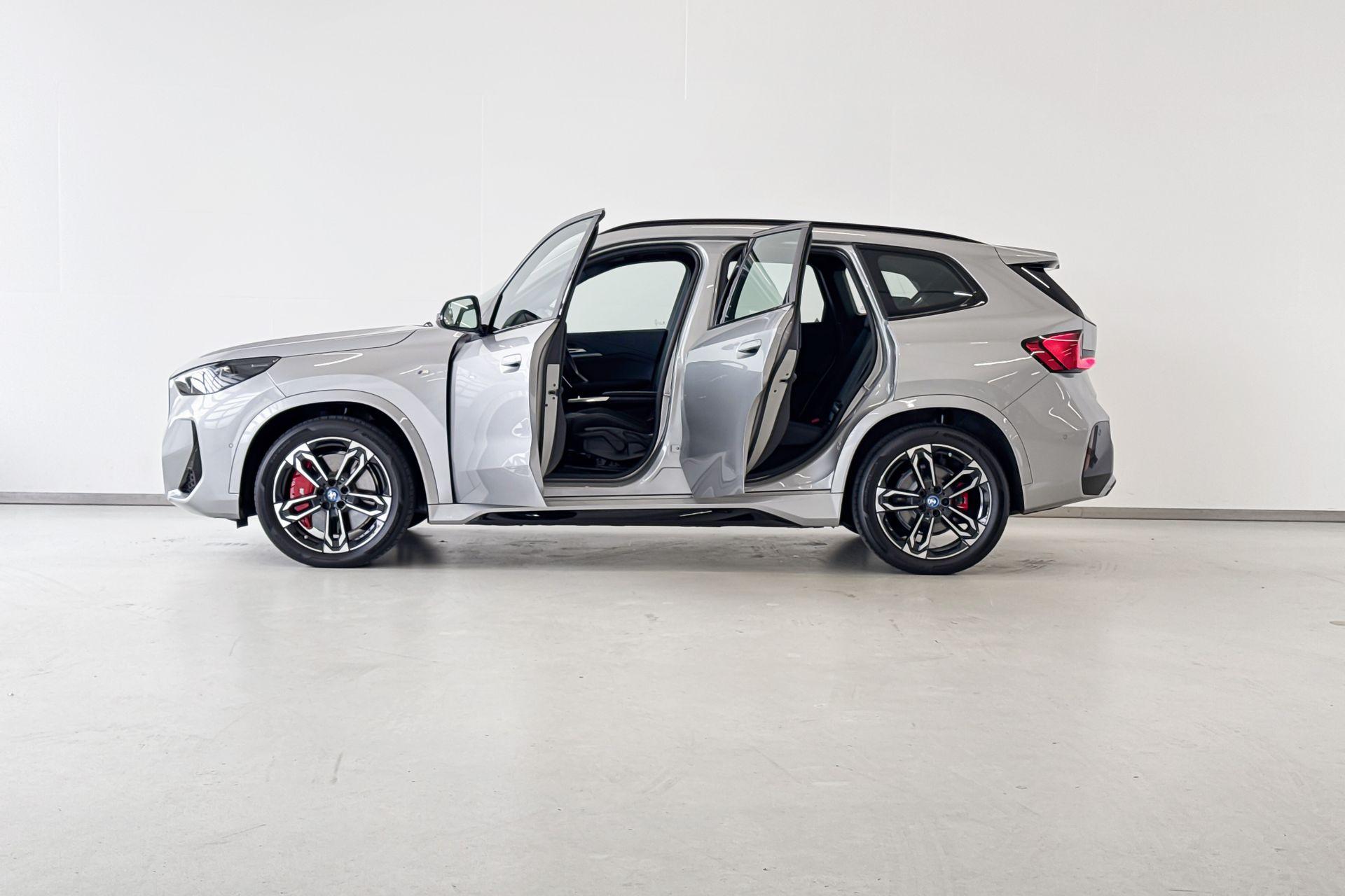 BMW iX1