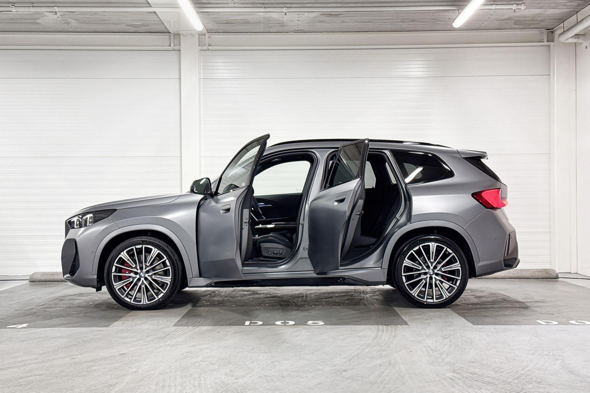 BMW iX1