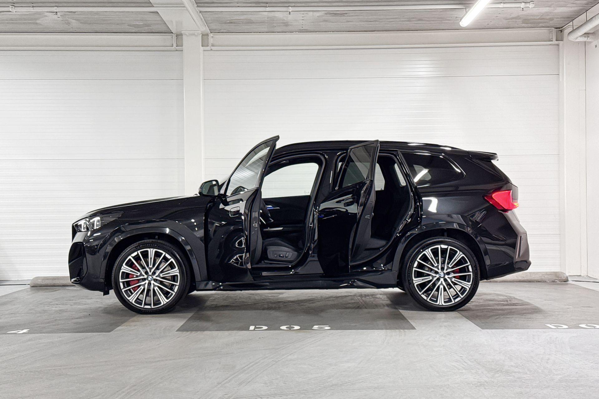 BMW iX1