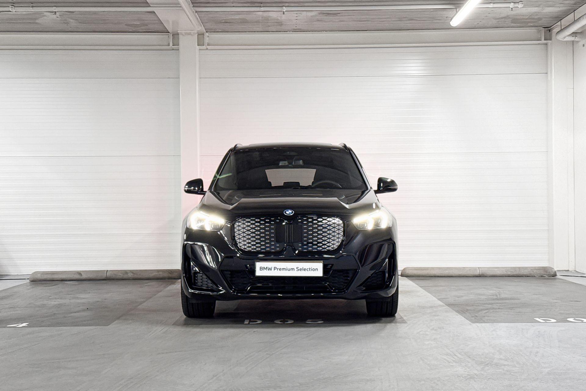BMW iX1