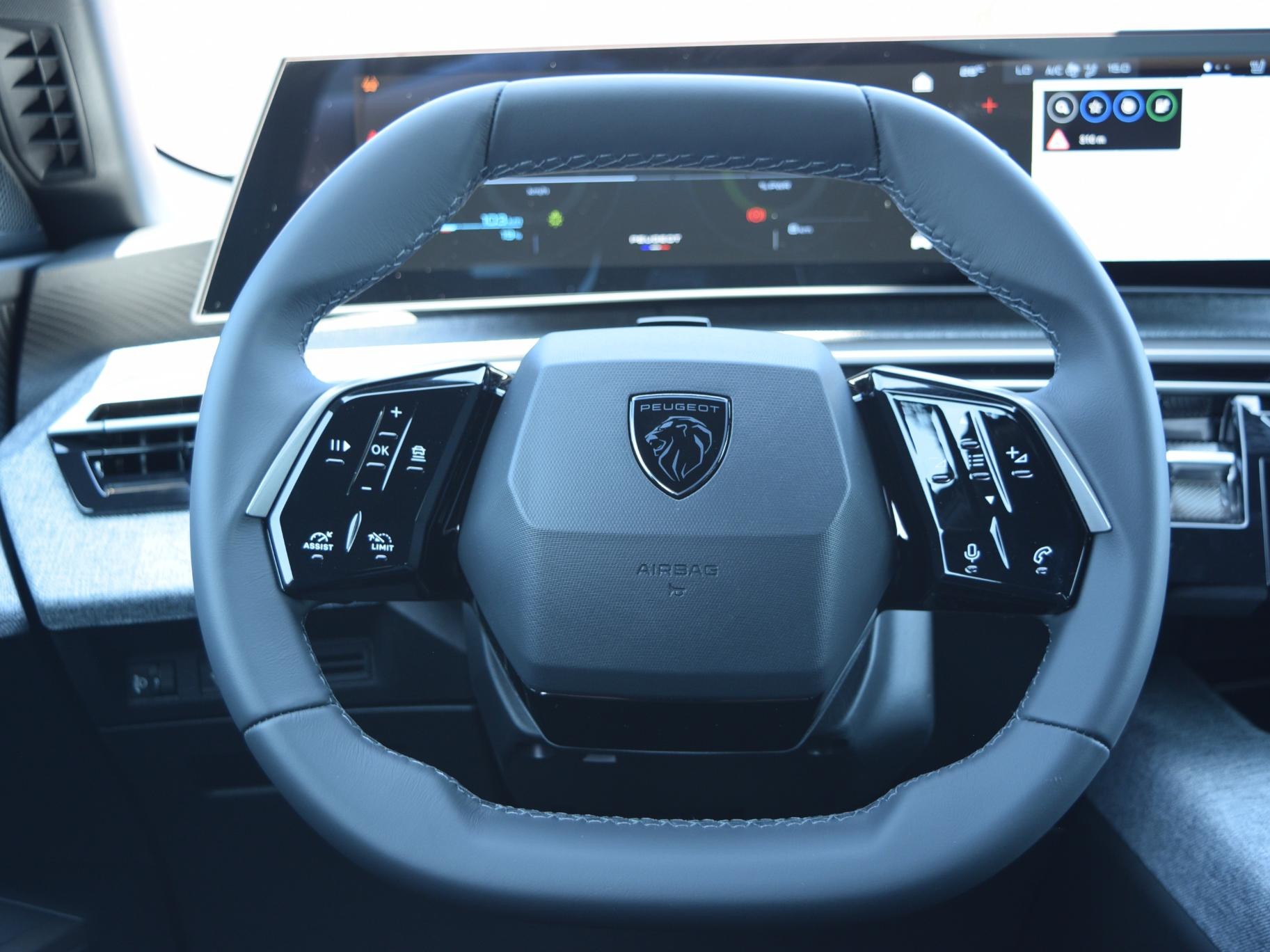 Peugeot e-3008