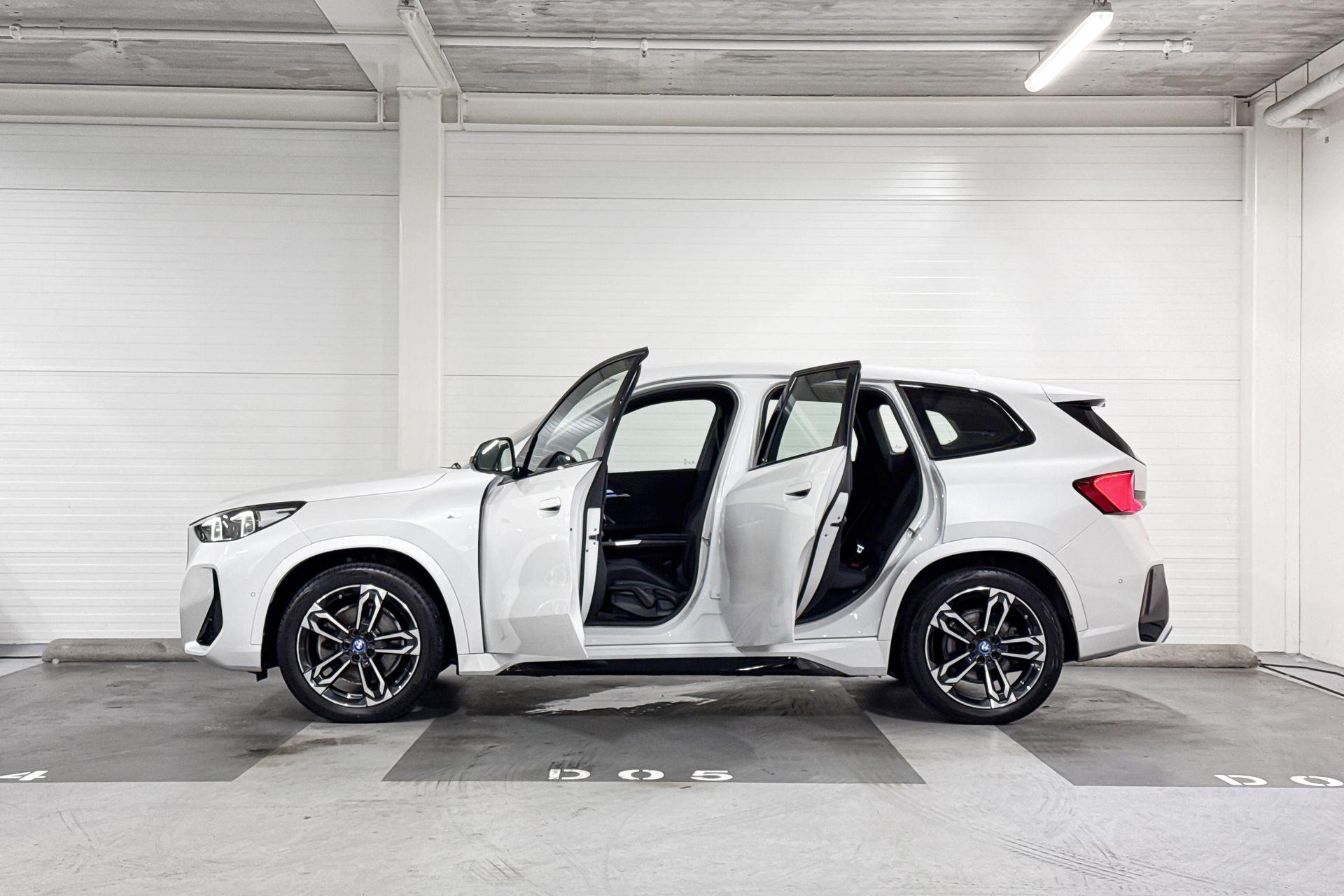 BMW iX1