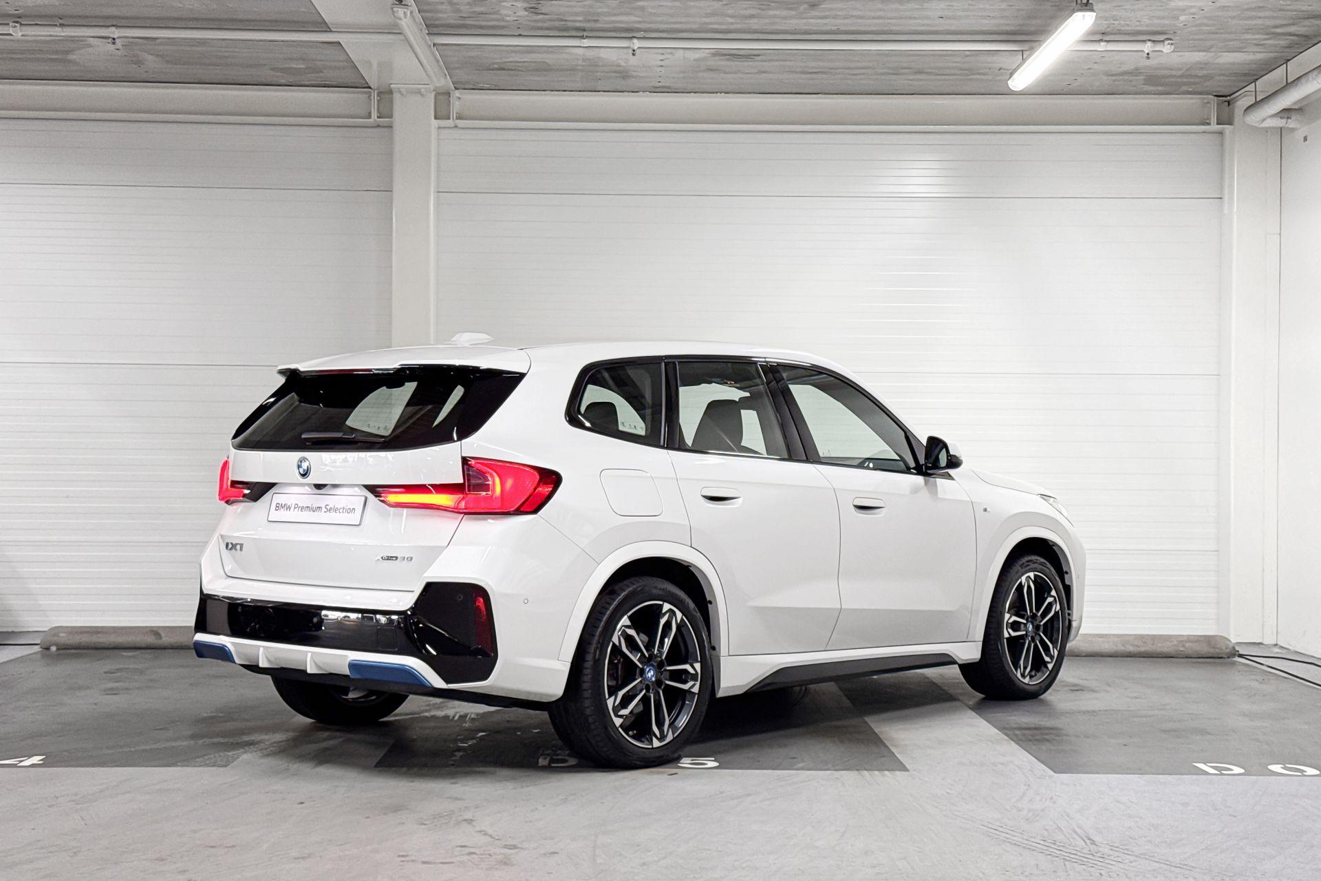 BMW iX1