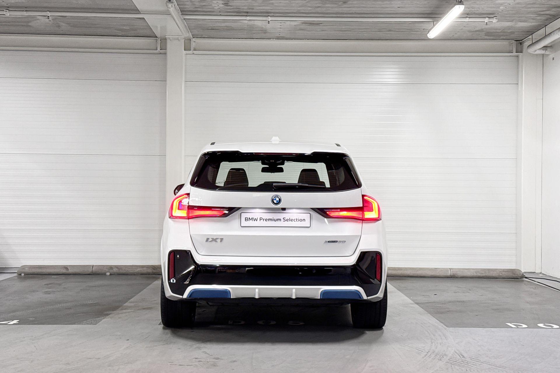 BMW iX1