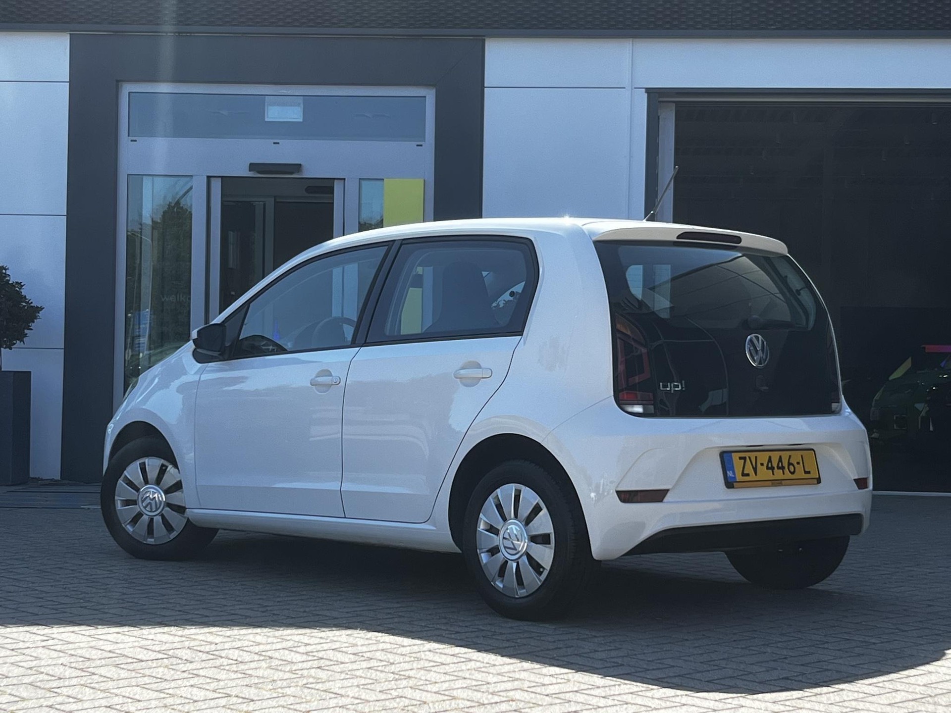 Volkswagen up!