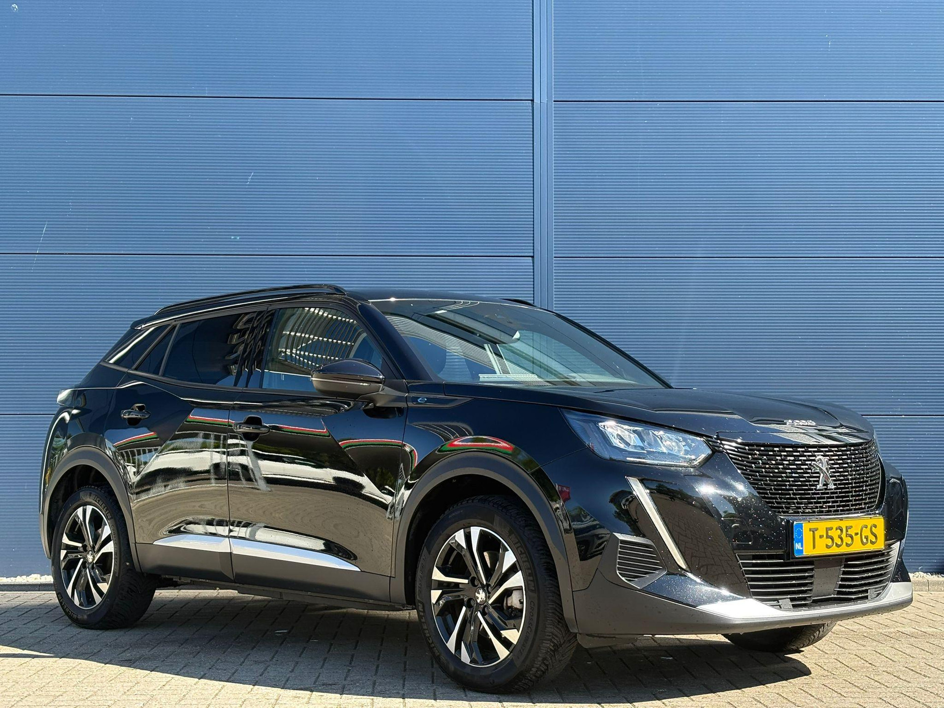 Peugeot e-2008