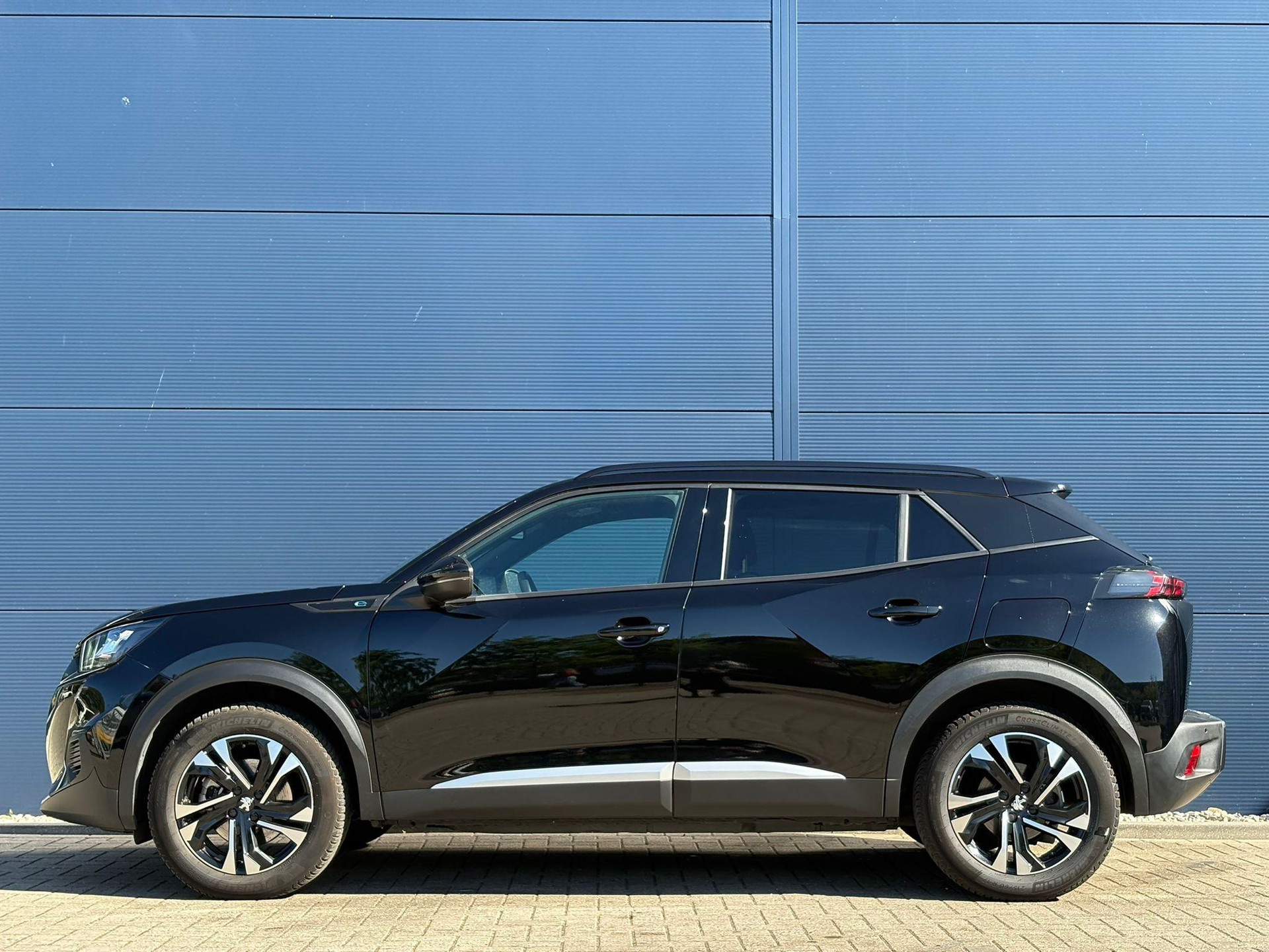Peugeot e-2008