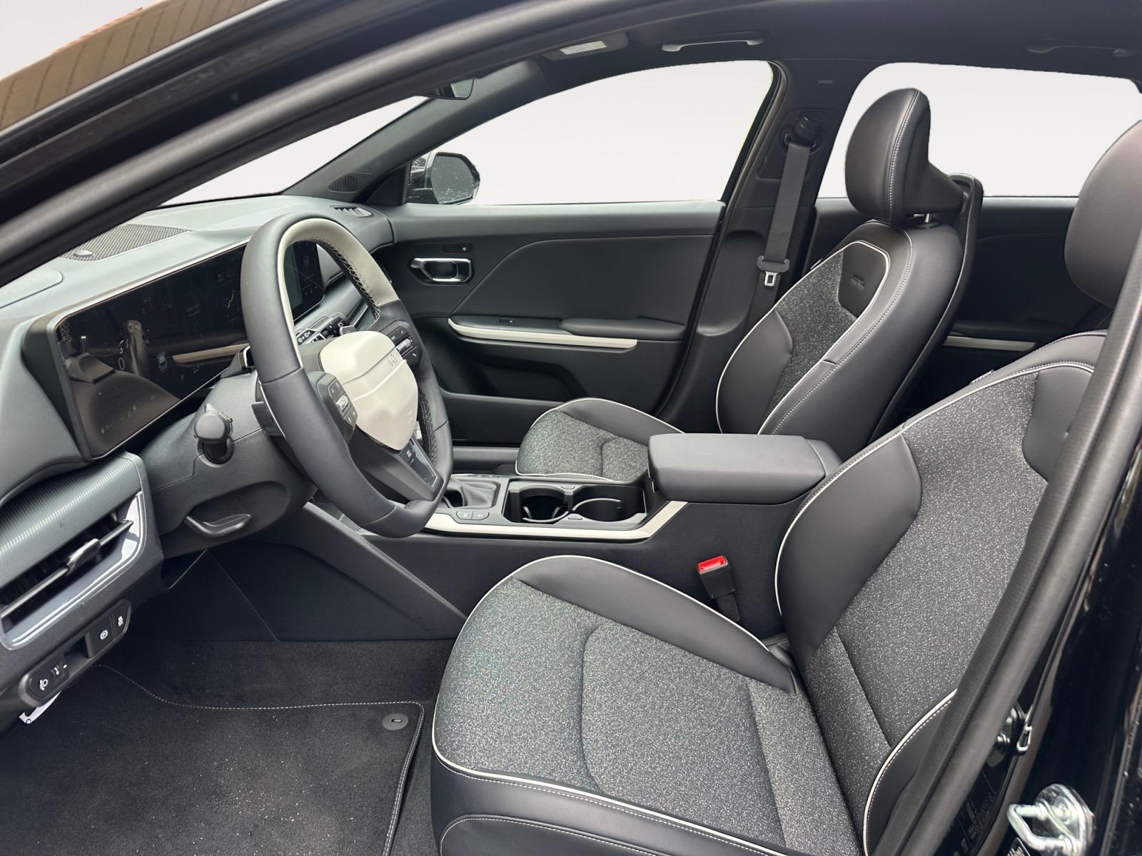 Kia K4