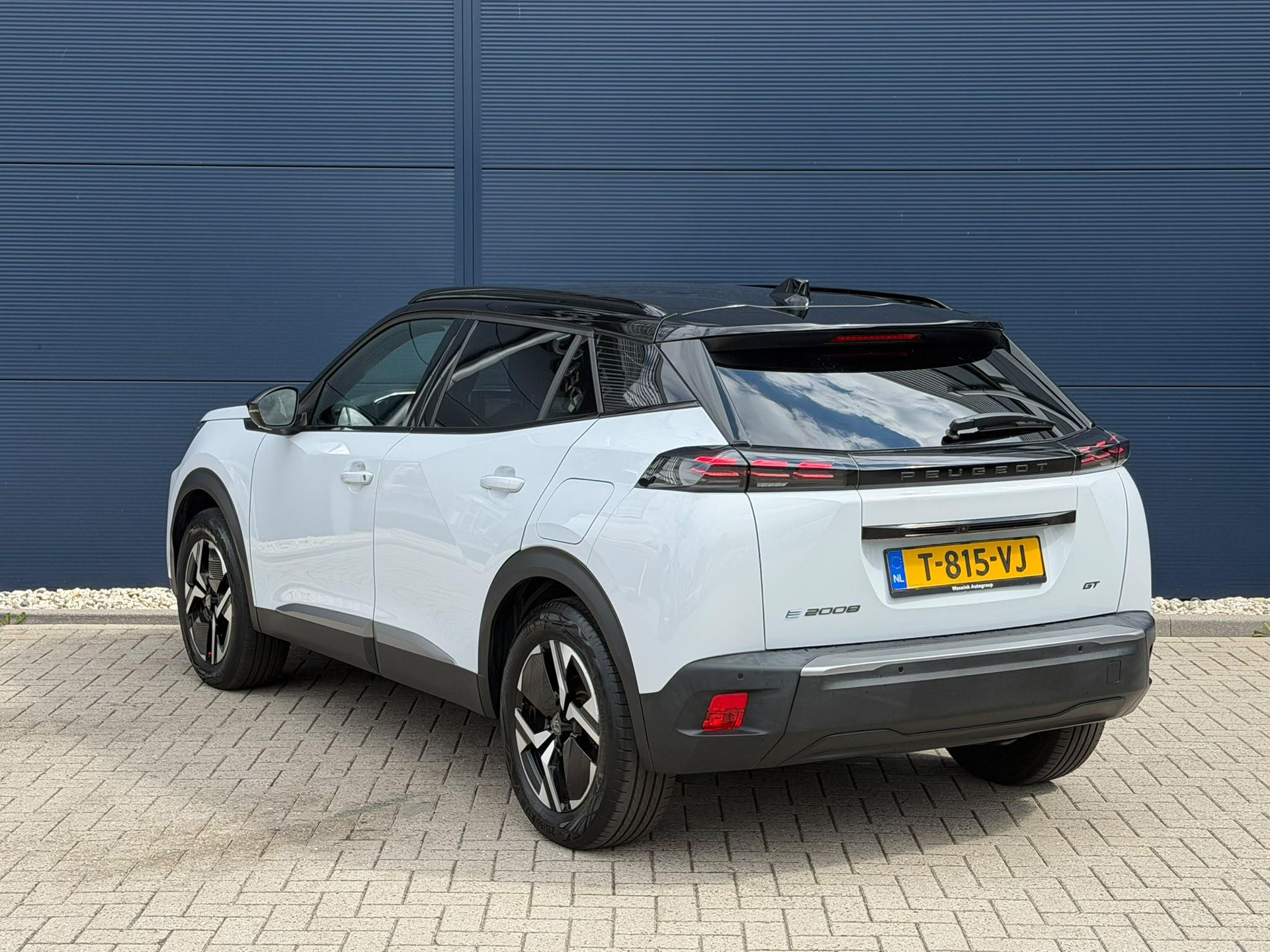 Peugeot e-2008