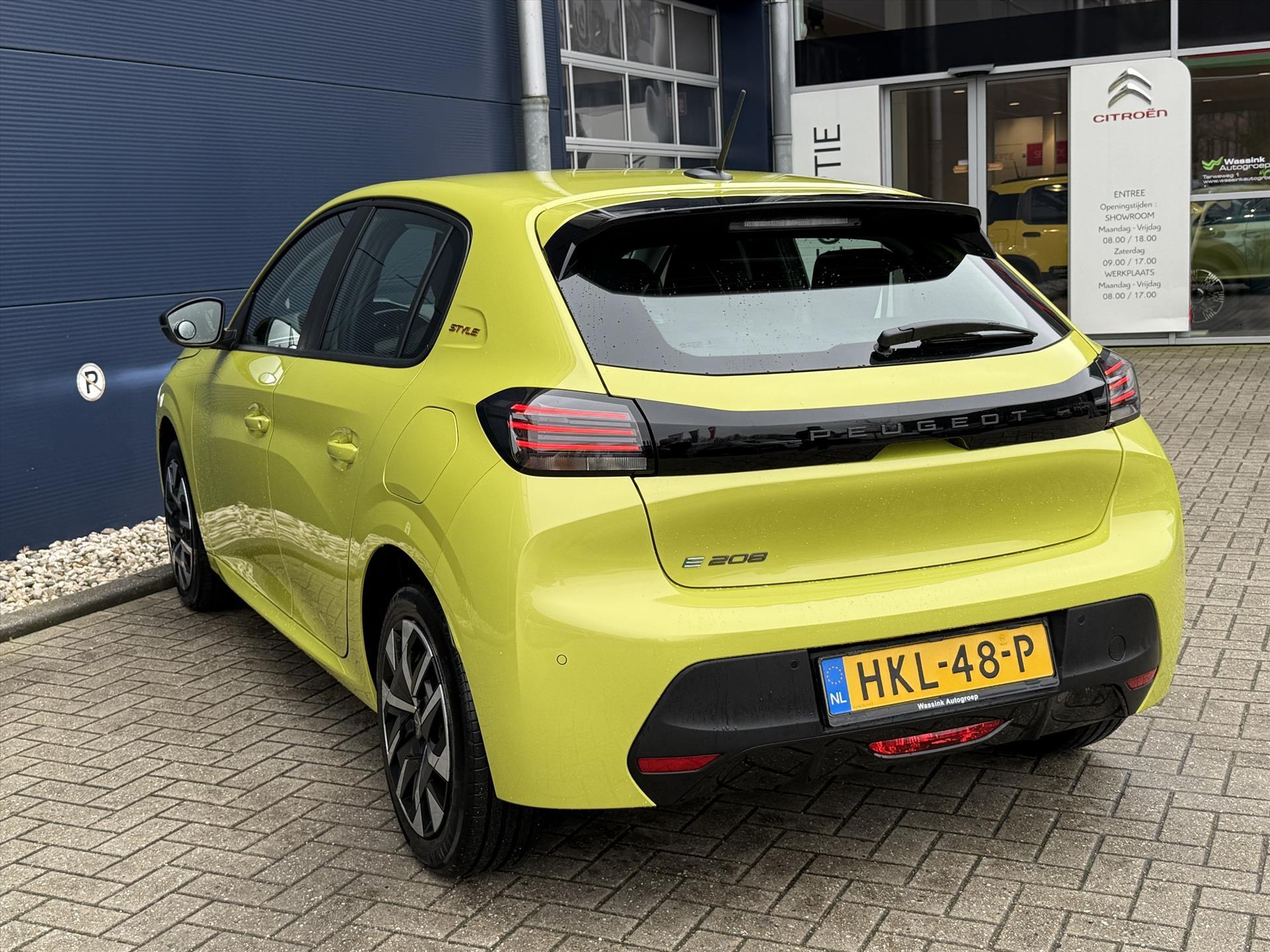 Peugeot e-208