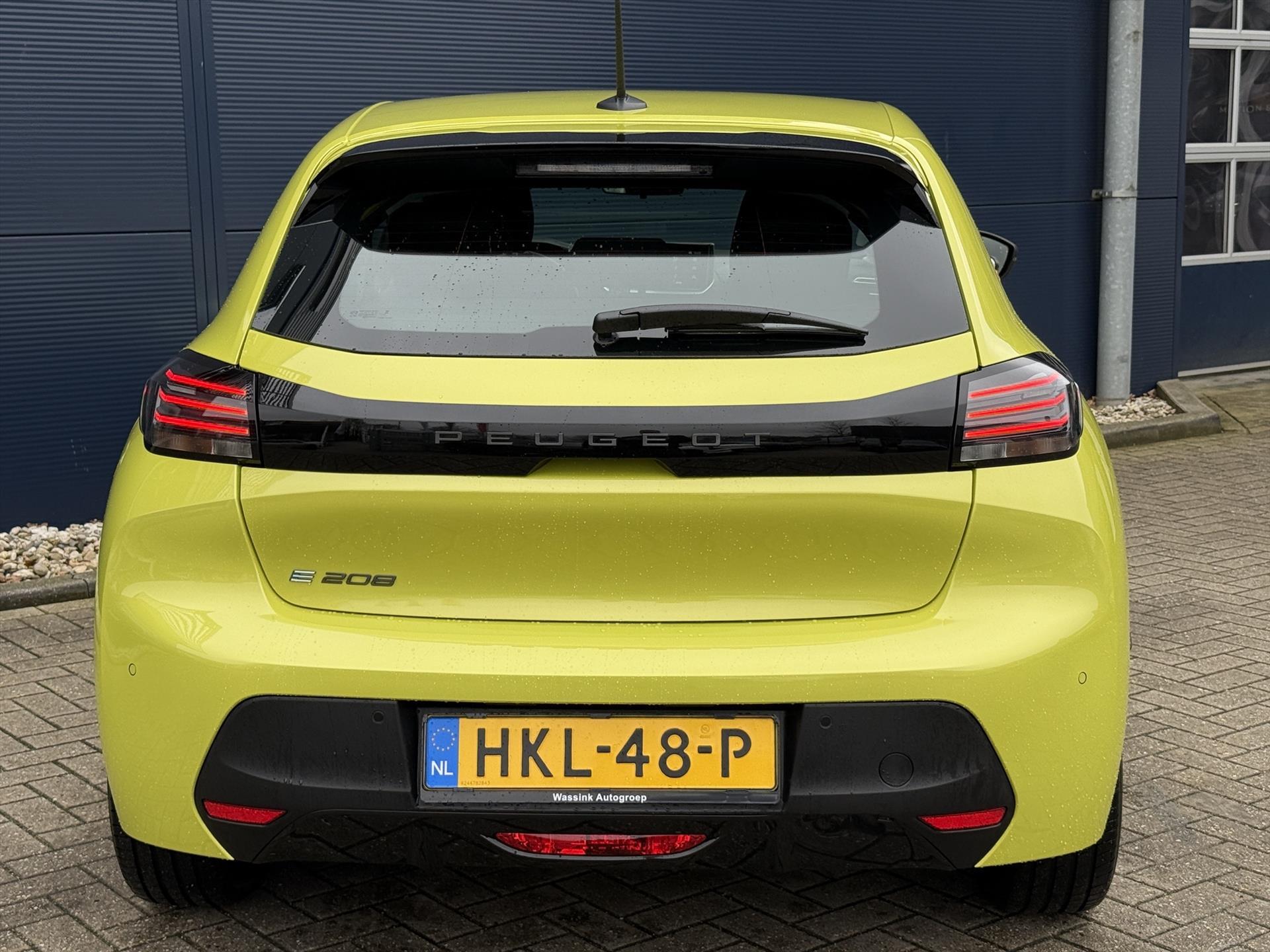 Peugeot e-208