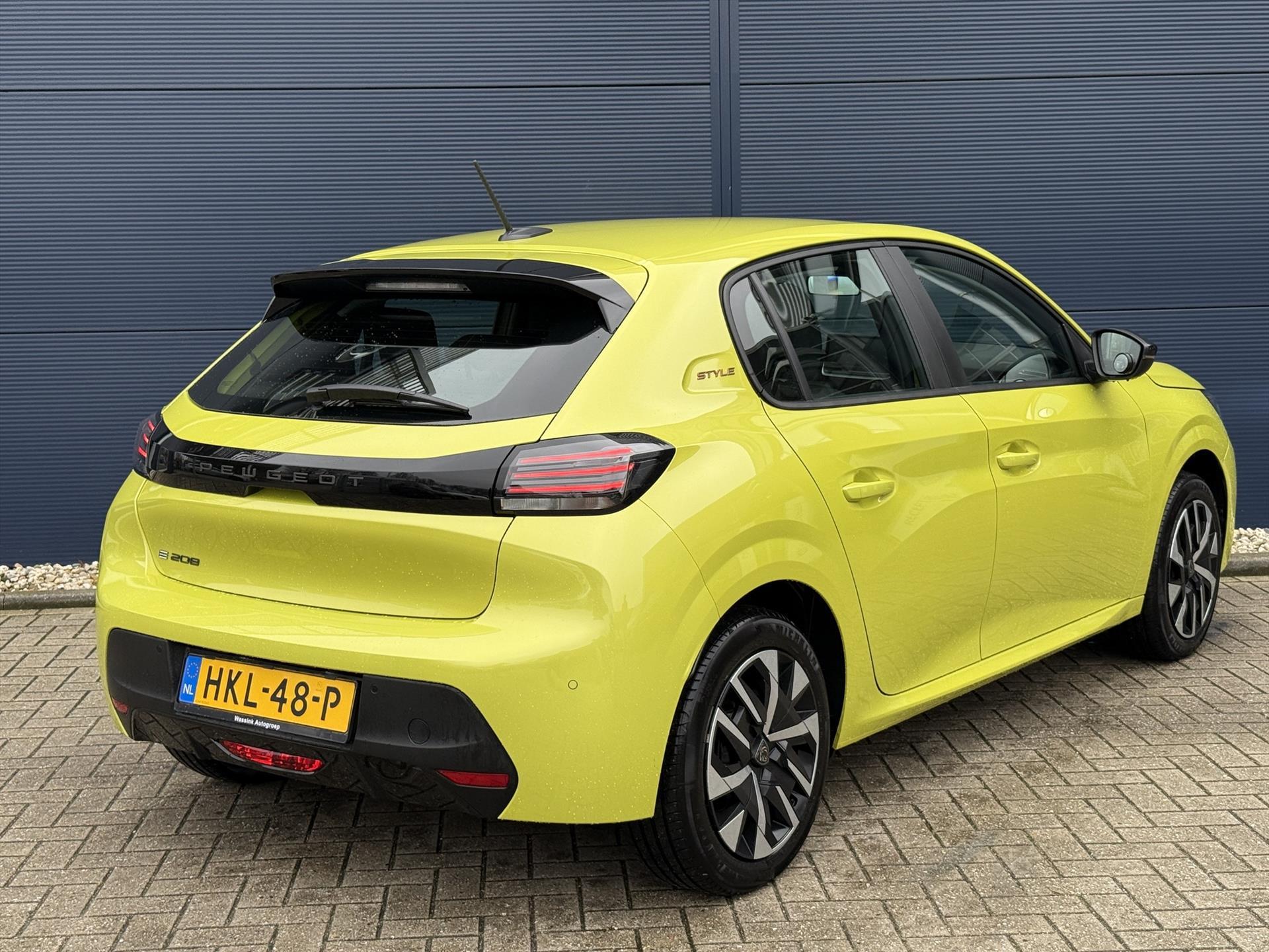 Peugeot e-208