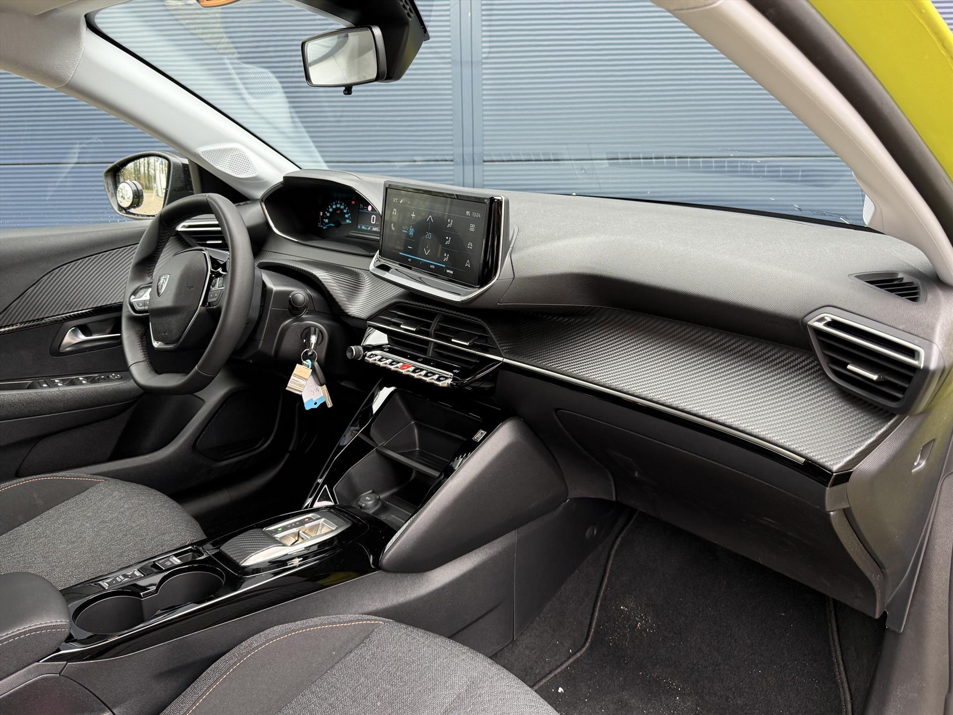 Peugeot e-208
