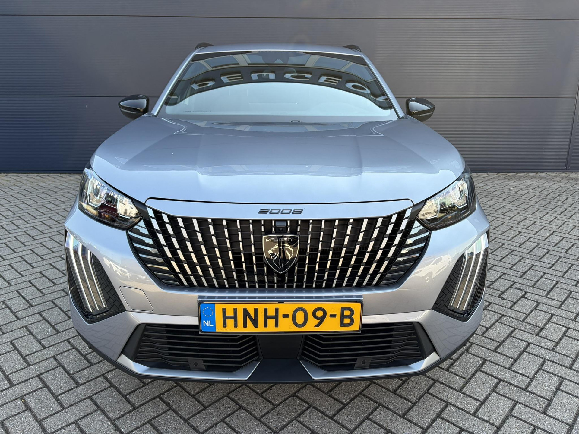 Peugeot e-2008