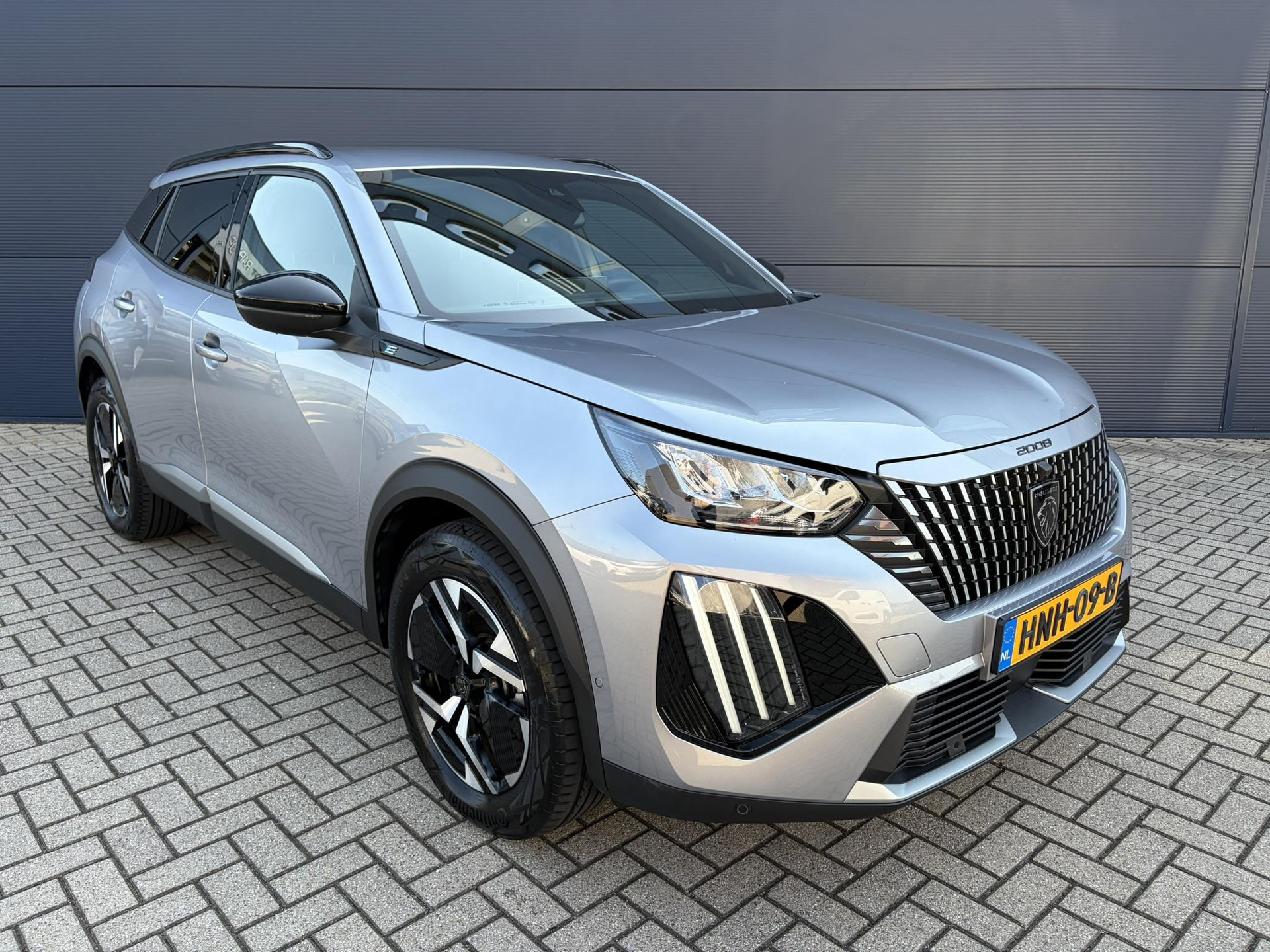 Peugeot e-2008