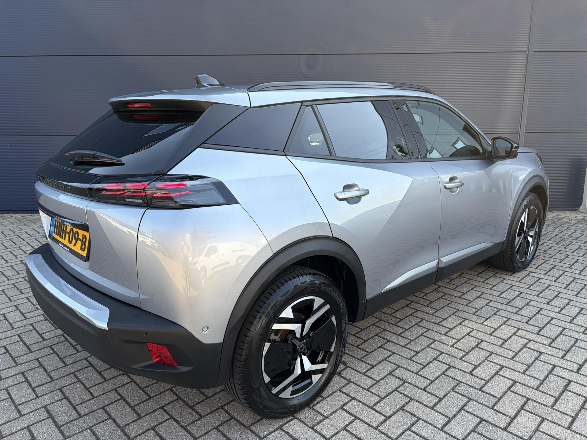 Peugeot e-2008