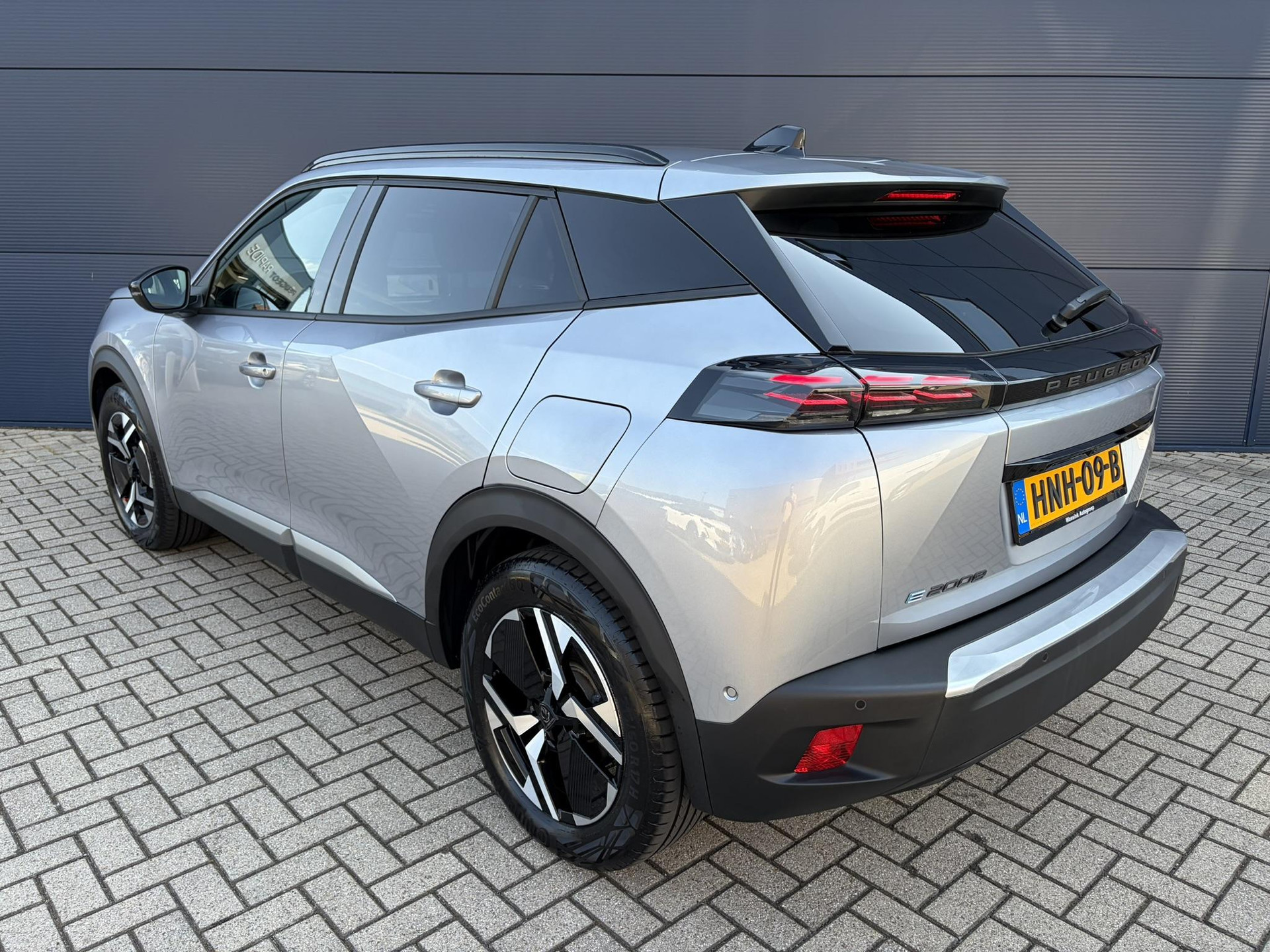 Peugeot e-2008