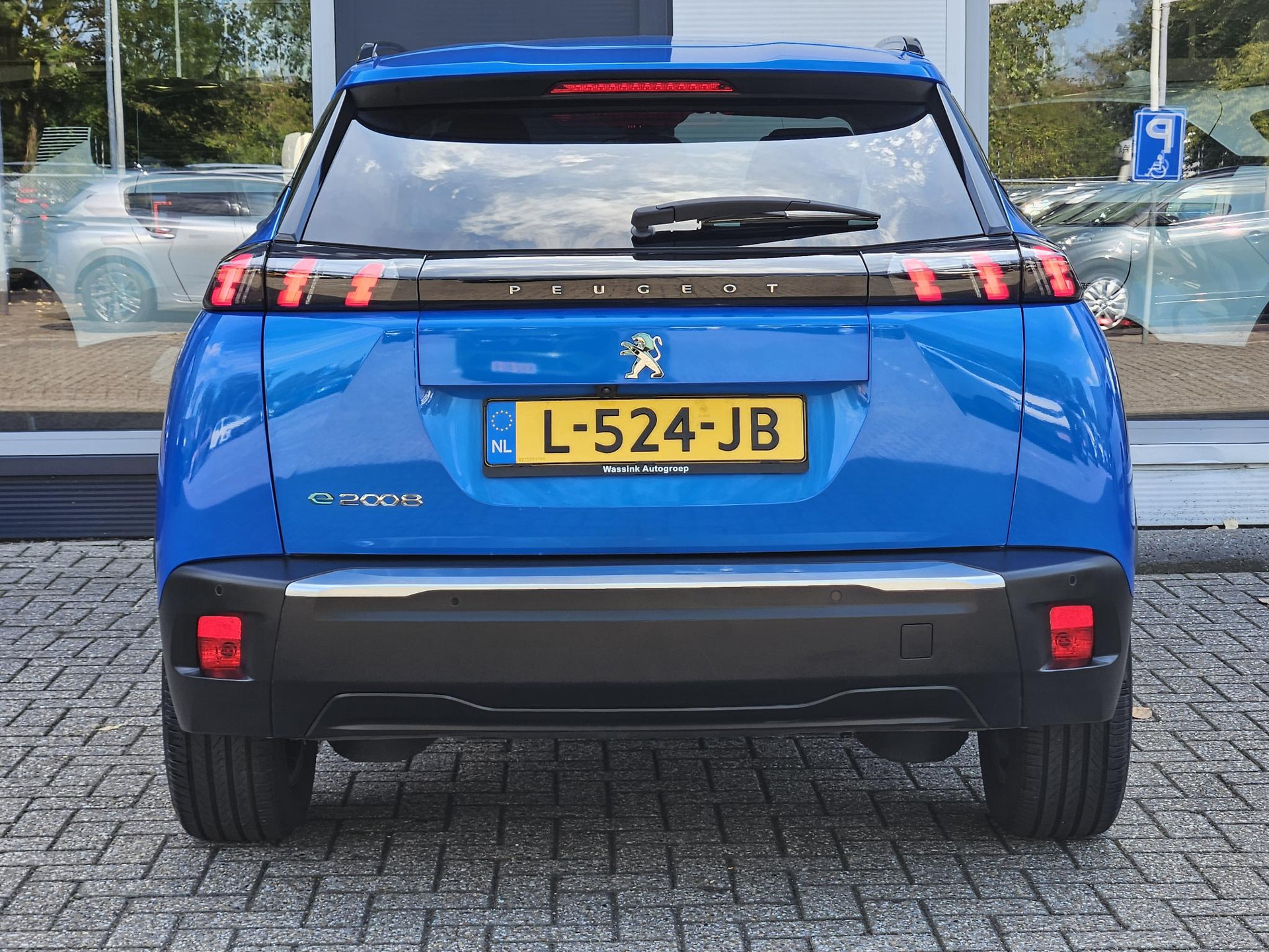 Peugeot e-2008