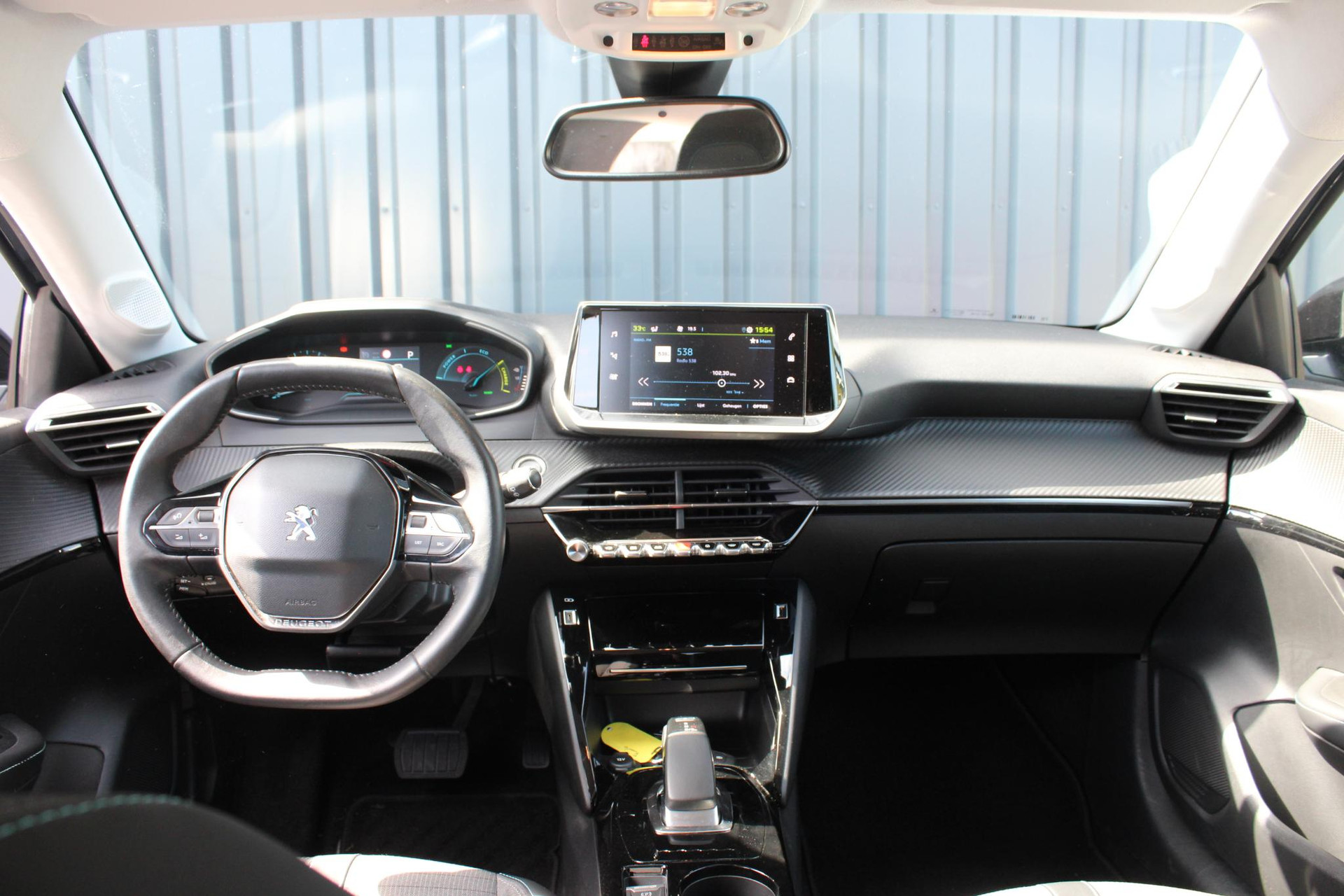 Peugeot e-208