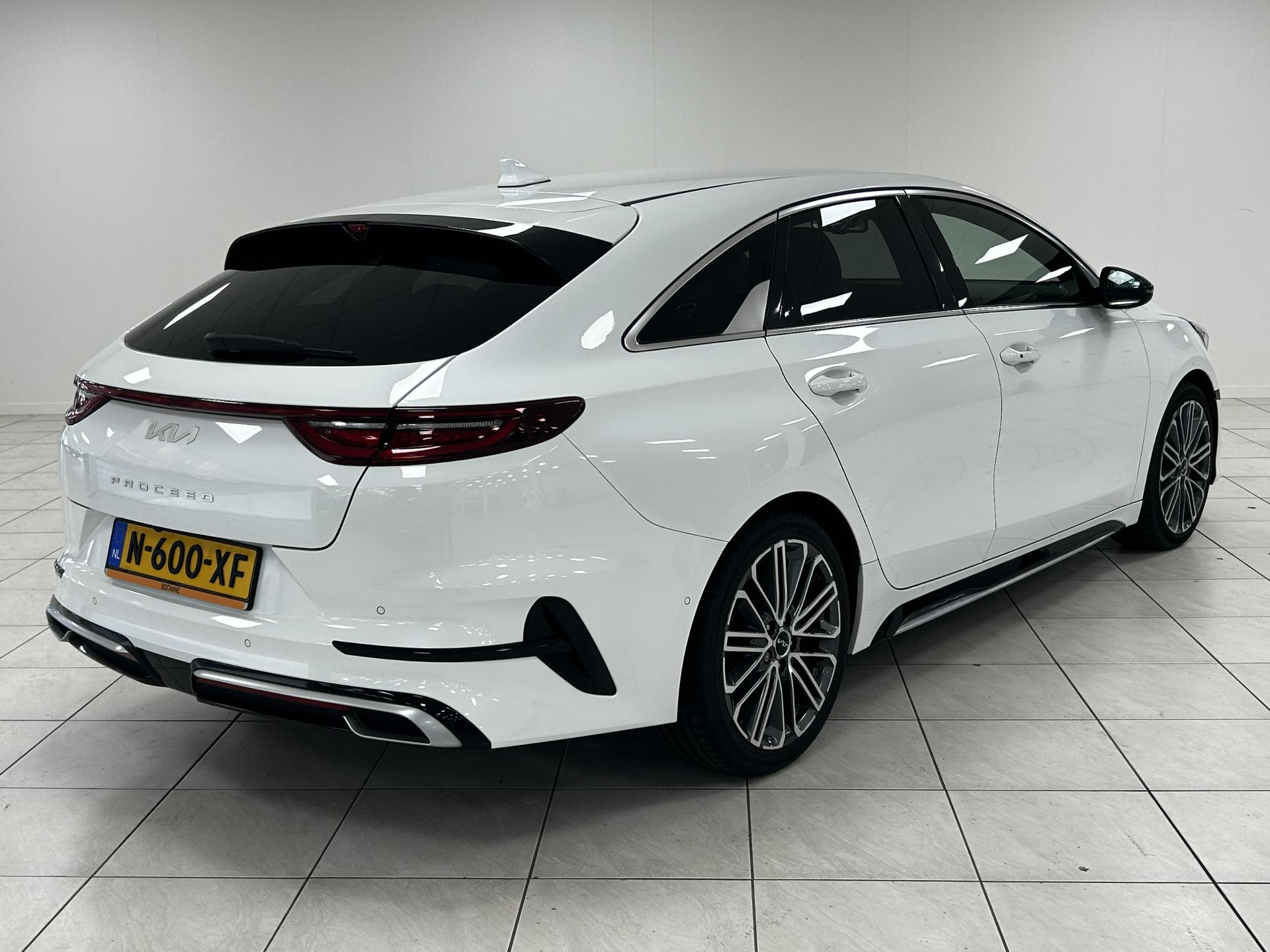 Kia Proceed