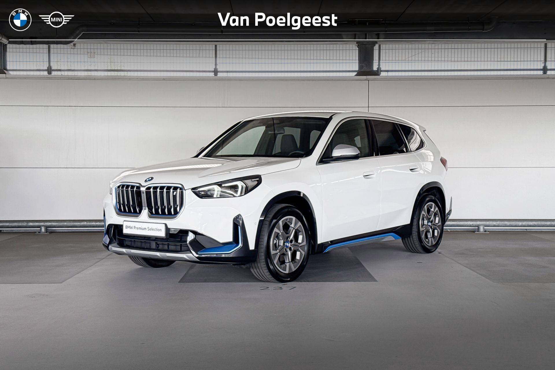 BMW iX1